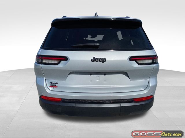 2025 Jeep Grand Cherokee Altitude photo 4
