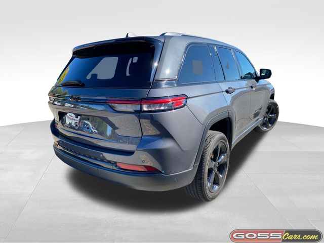 2024 Jeep Grand Cherokee Altitude photo 3