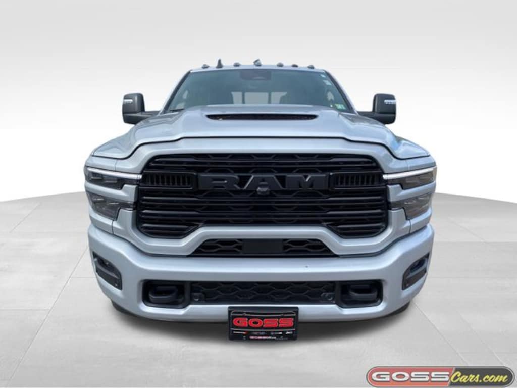 New 2026 Ram 3500 LARAMIE CREW CAB 4X4 6'4 BOX Pickup