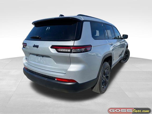 2025 Jeep Grand Cherokee Altitude photo 3