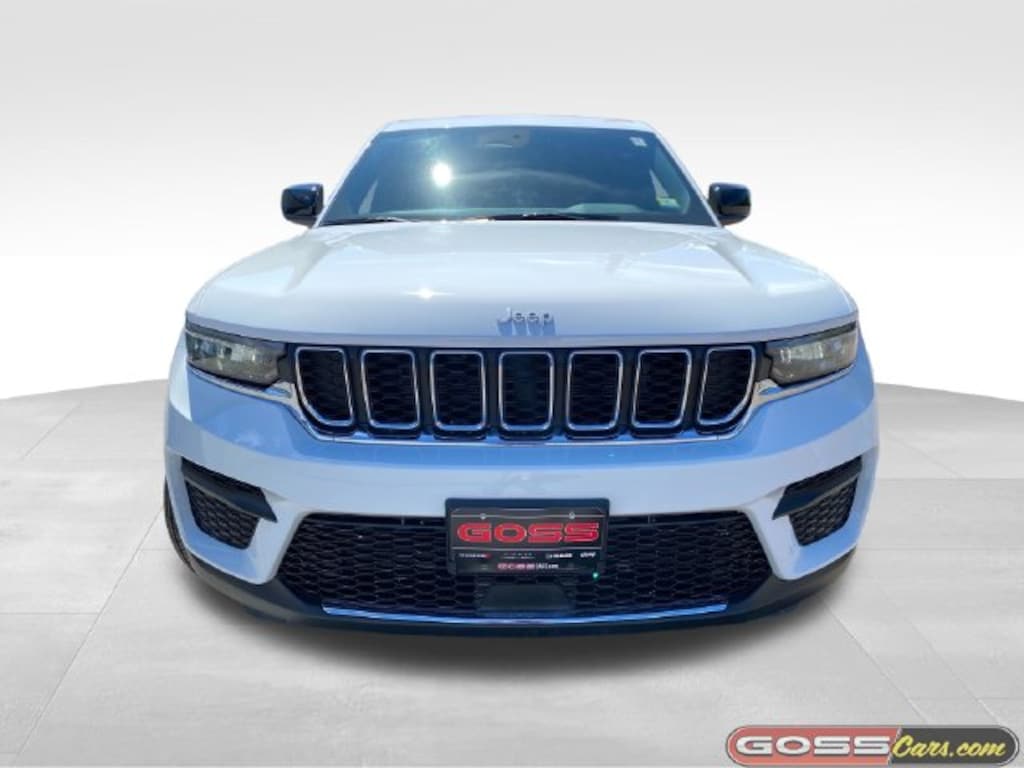 New 2026 Jeep Grand Cherokee LAREDO 4X4 Sport Utility