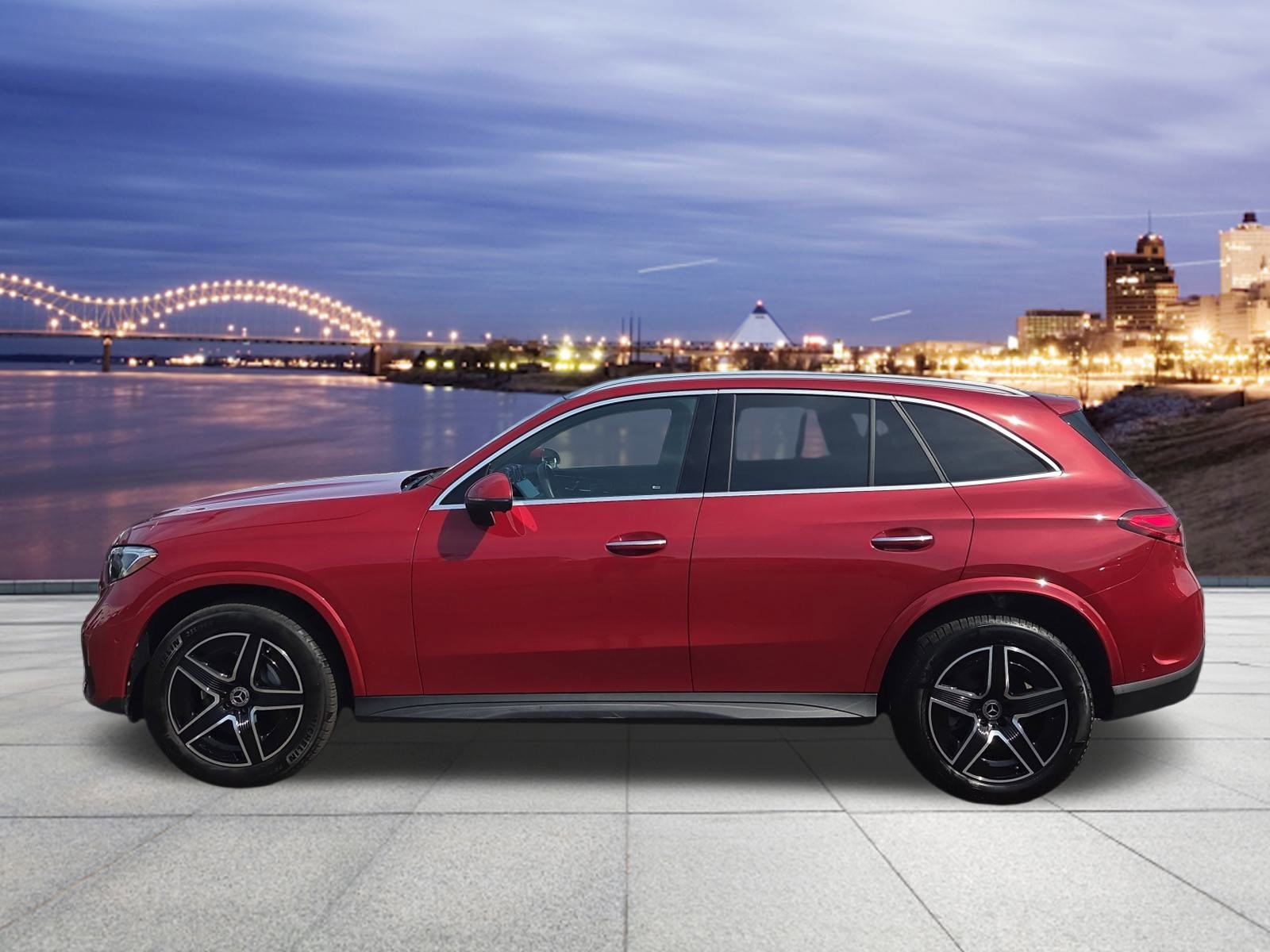 2024 Mercedes Benz GLC 300 photo 2