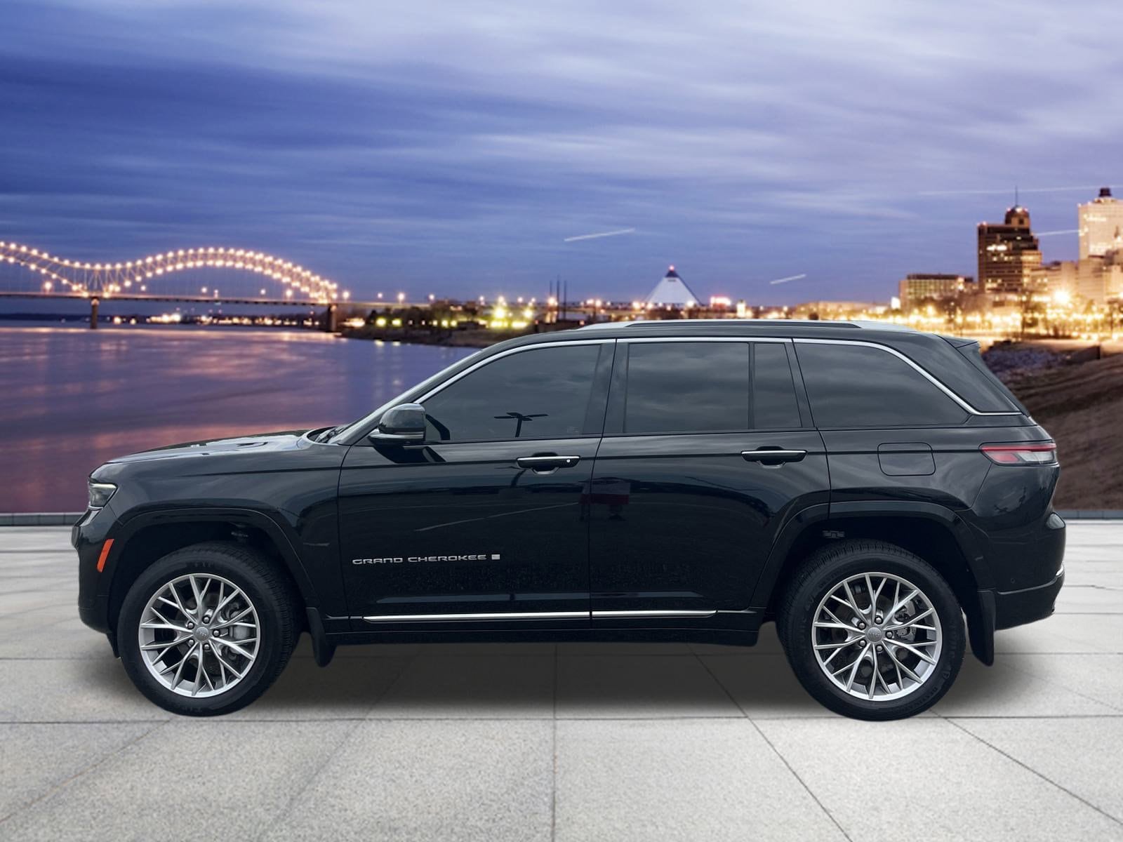 Used 2022 Jeep Grand Cherokee Summit with VIN 1C4RJHEG8N8607796 for sale in Memphis, TN