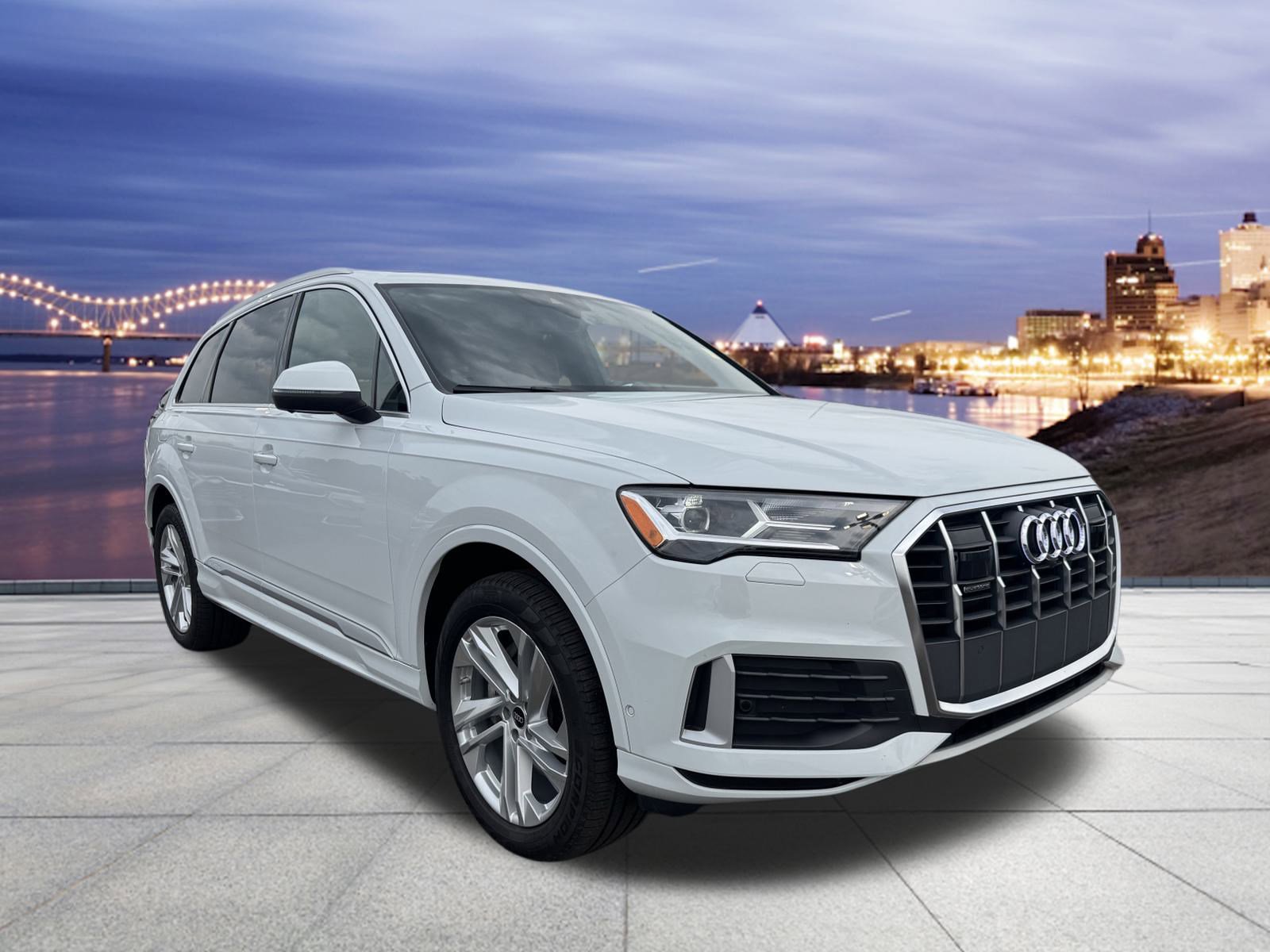 2023 Audi Q7 45 Premium photo 4