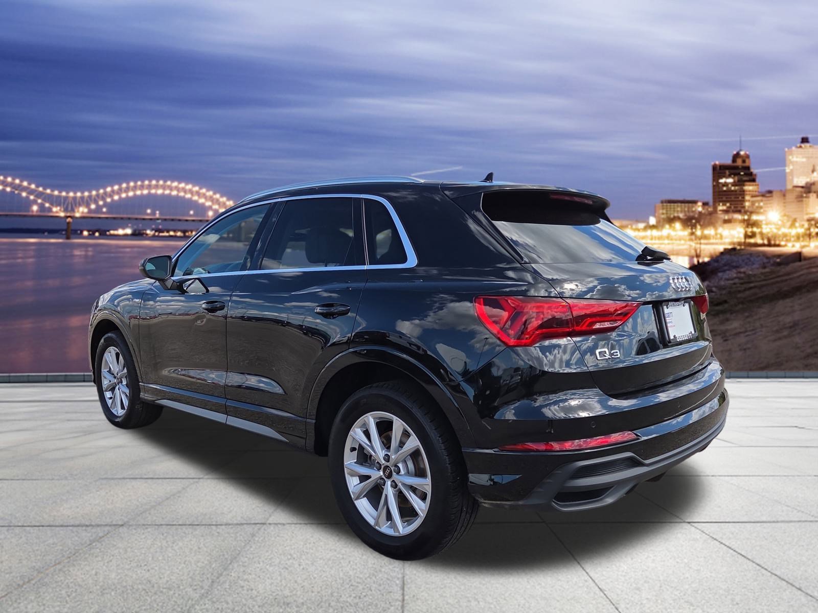 2024 Audi Q3 45 TFSI S line Premium photo 3