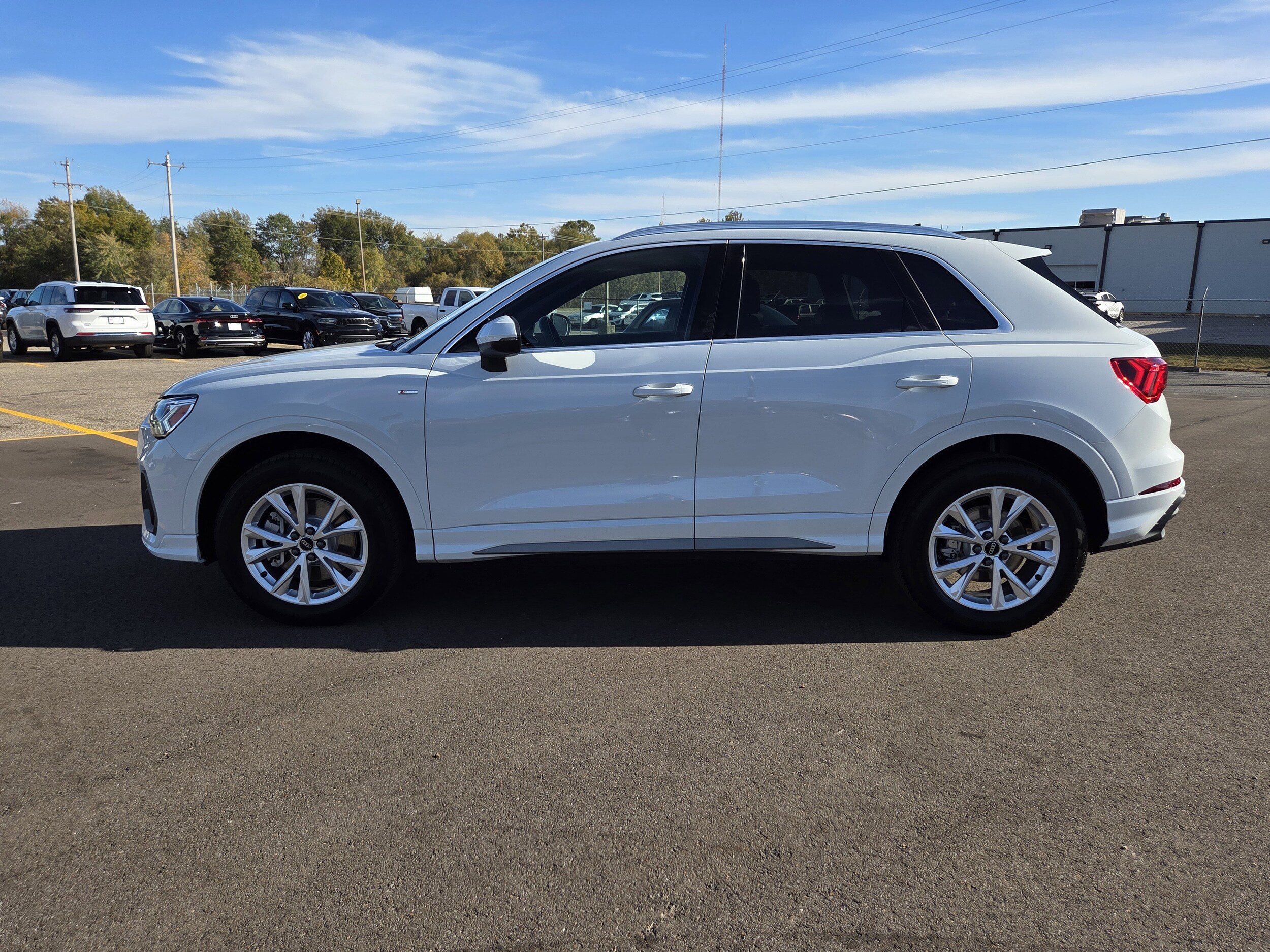 2025 Audi Q3 45 TFSI S line Premium photo 2