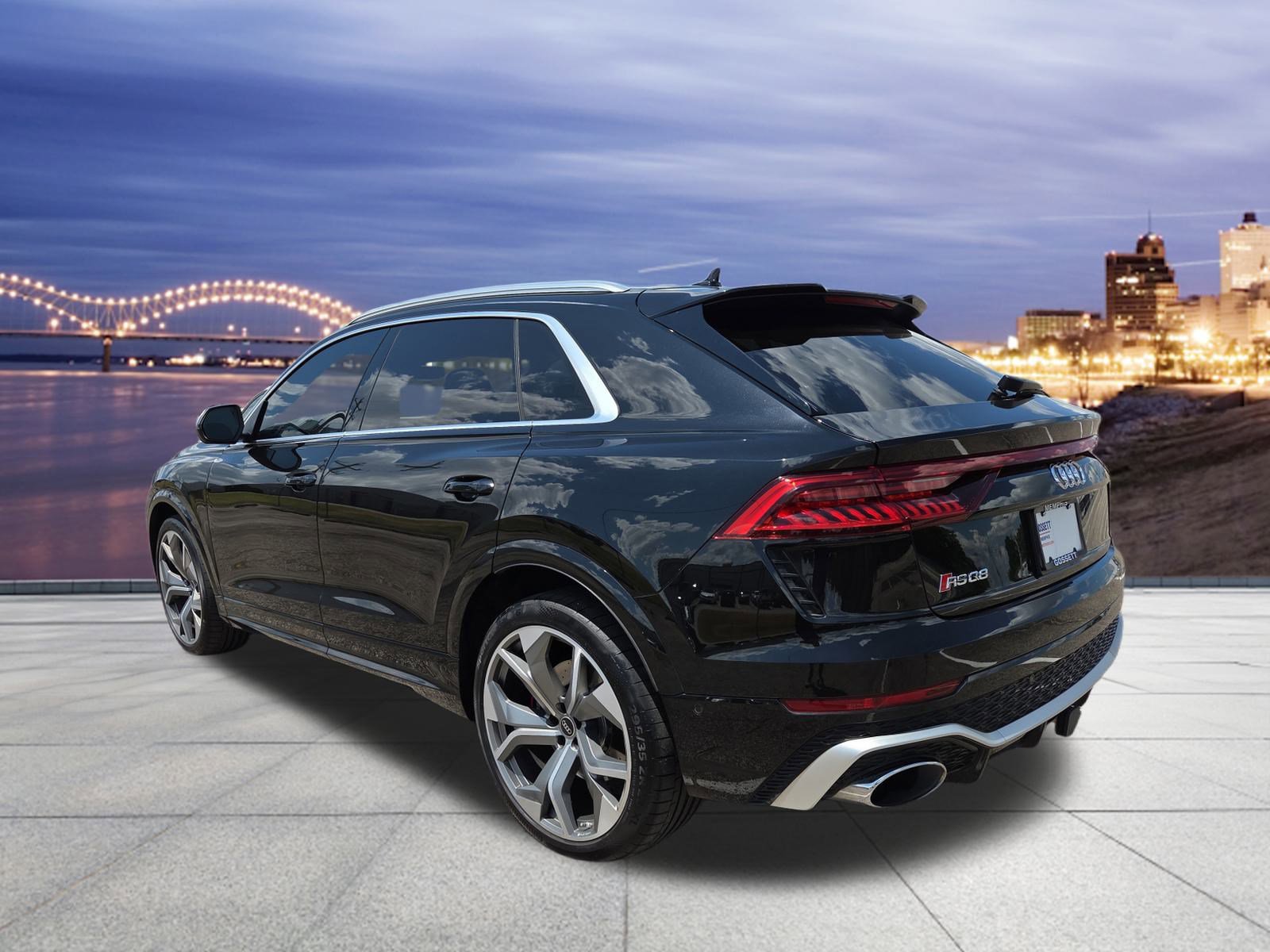 2023 Audi RS Q8 photo 3