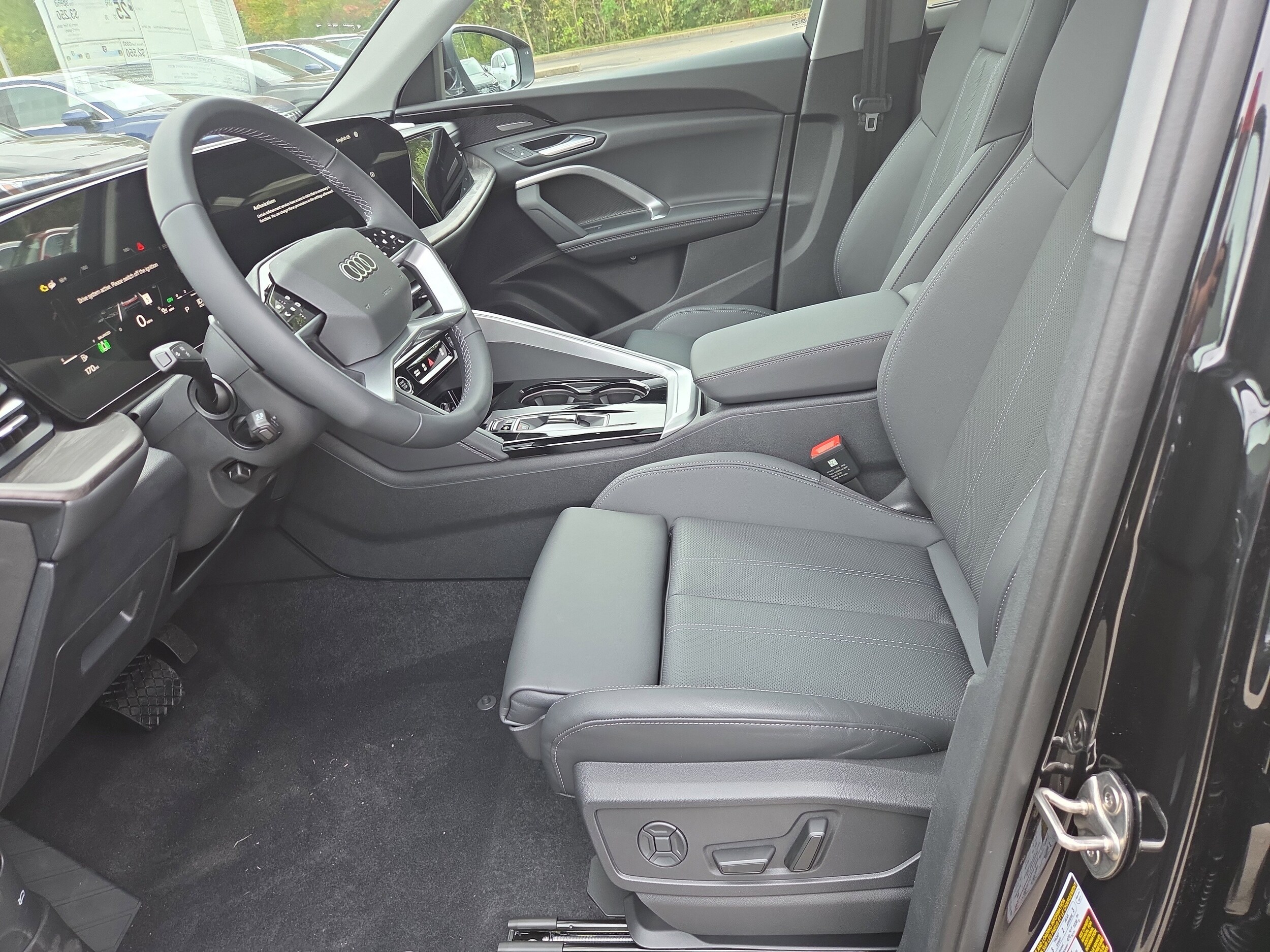 2025 Audi Q5 2.0T Premium Plus photo 4