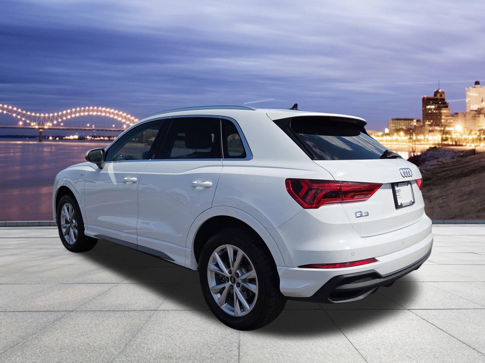 2024 Audi Q3 45 TFSI S line Premium photo 3