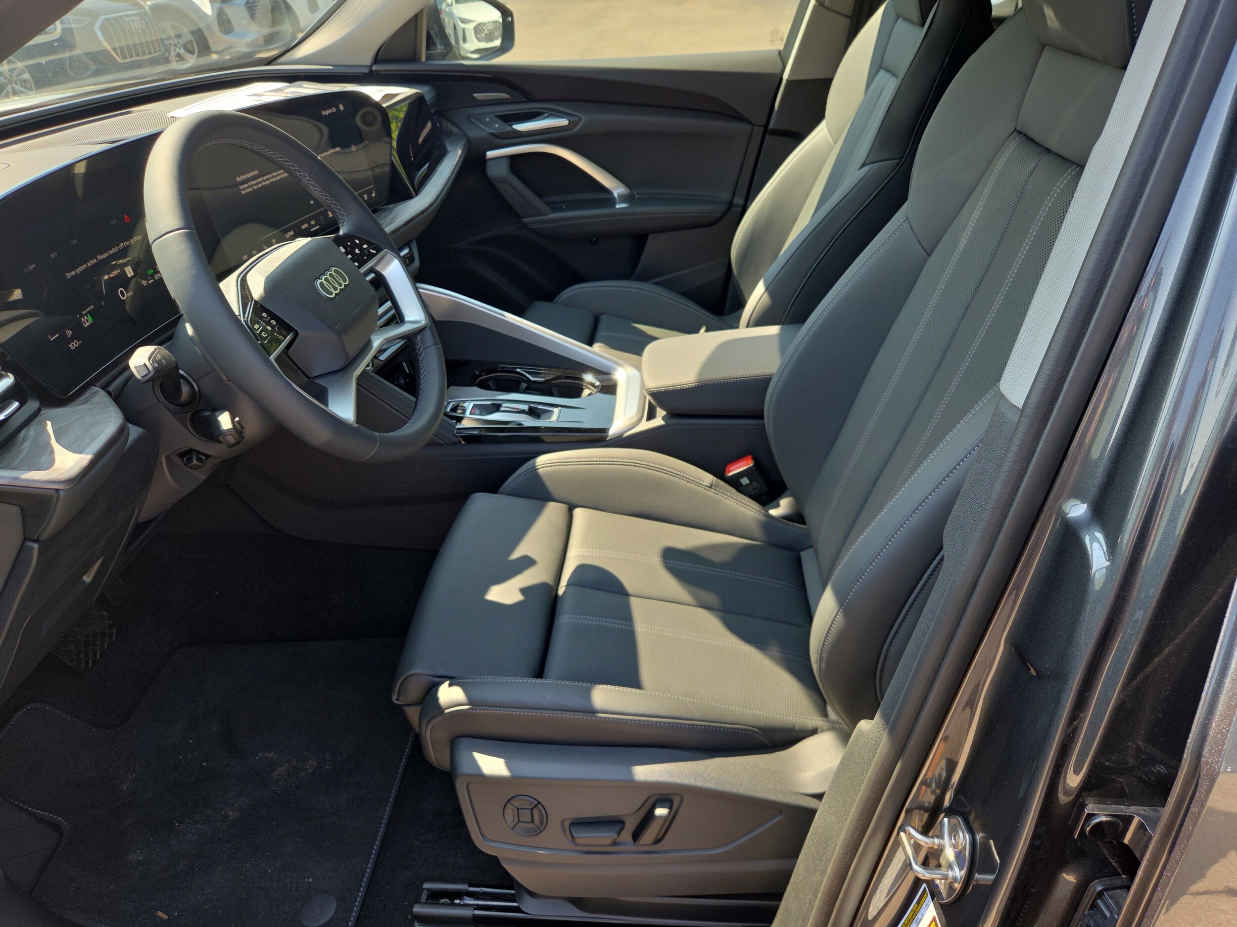 2025 Audi Q5 Sportback Premium Plus photo 4