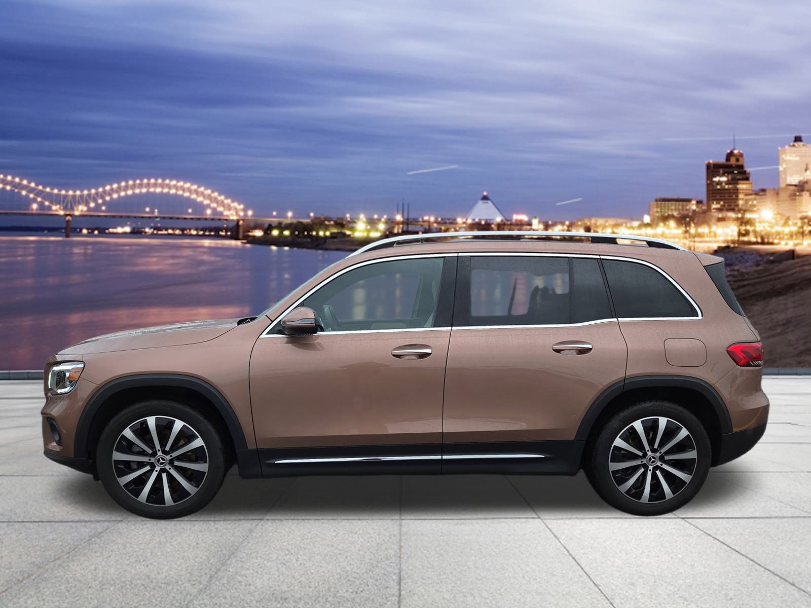 2023 Mercedes Benz GLB 250 photo 2