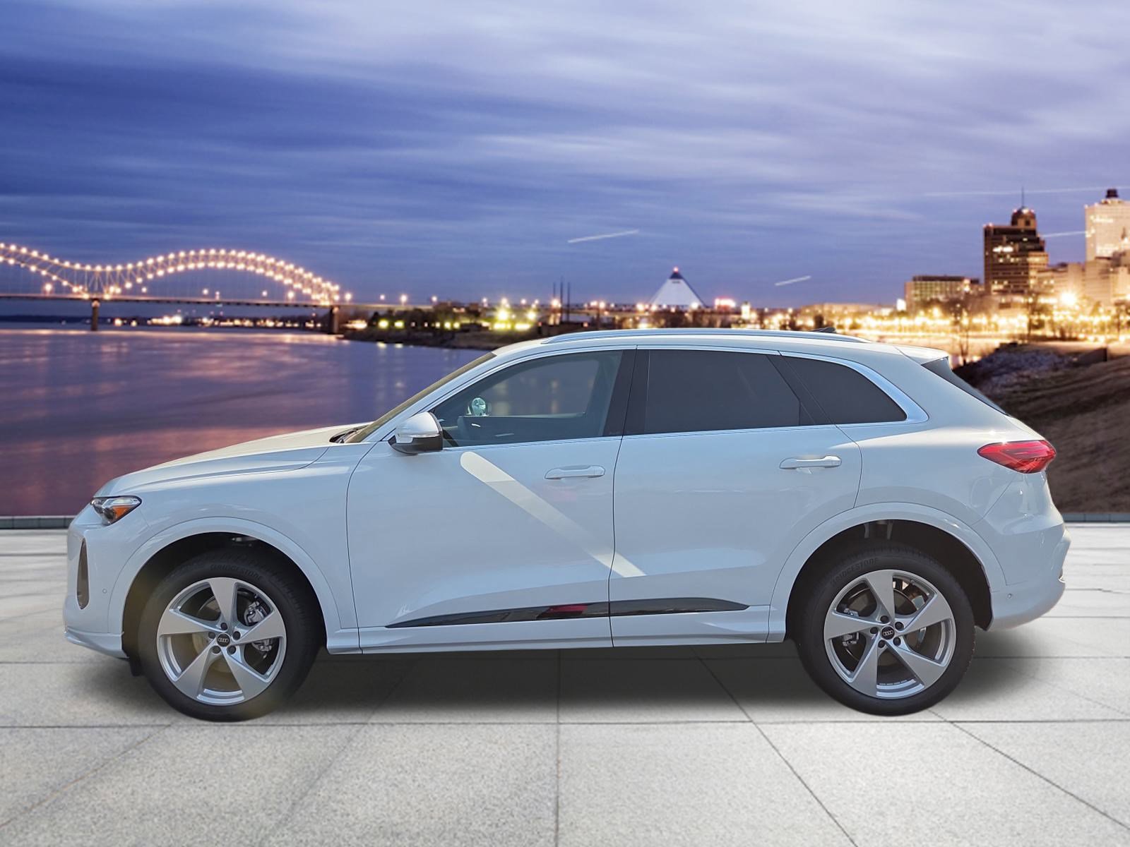 2025 Audi Q5 2.0T Premium Plus photo 2