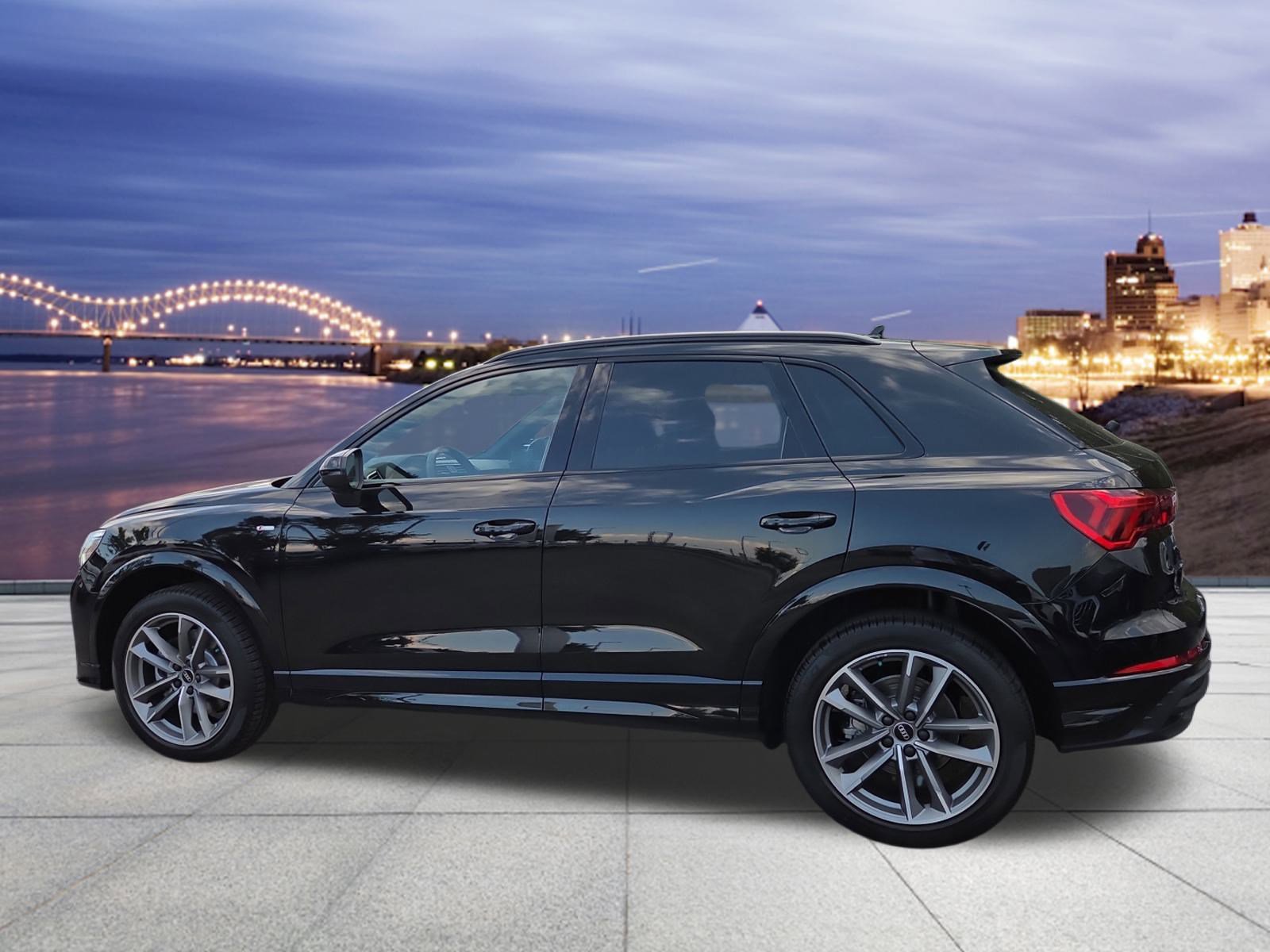 2025 Audi Q3 45 TFSI S line Premium photo 3
