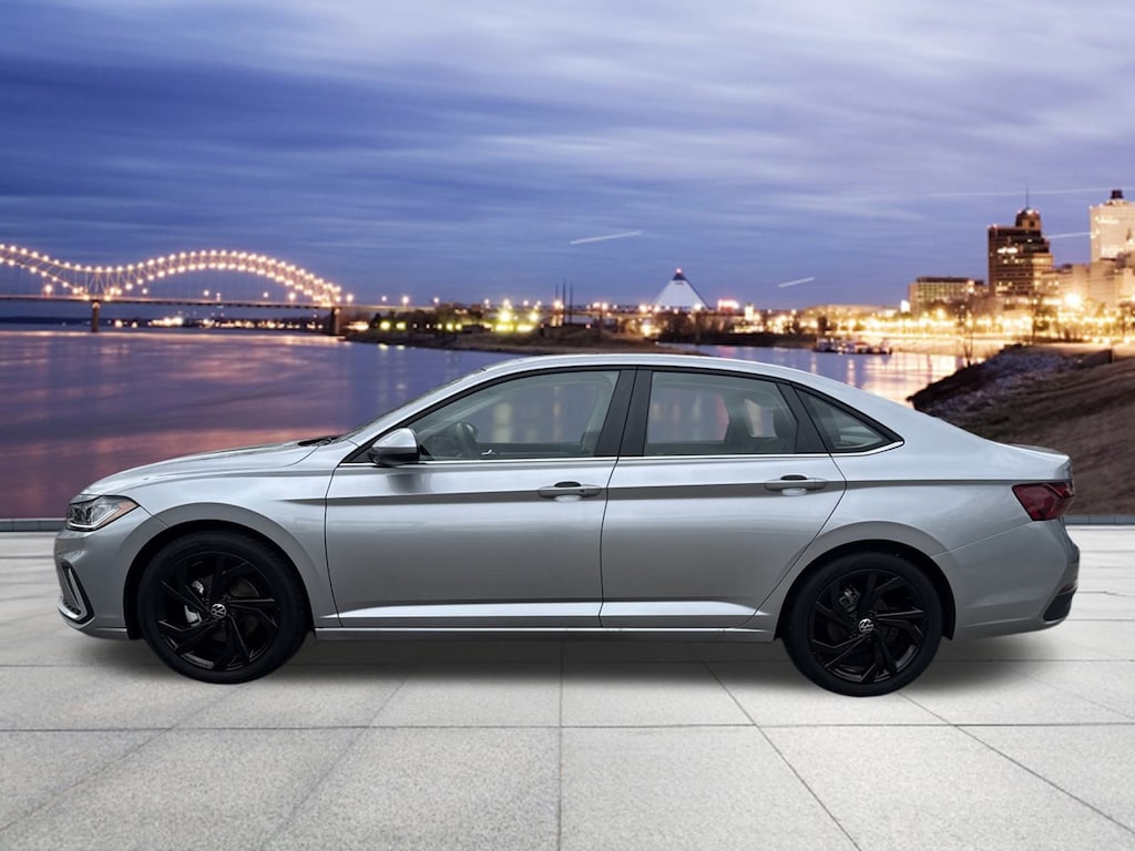 Used 2025 Volkswagen Jetta SE SE Auto