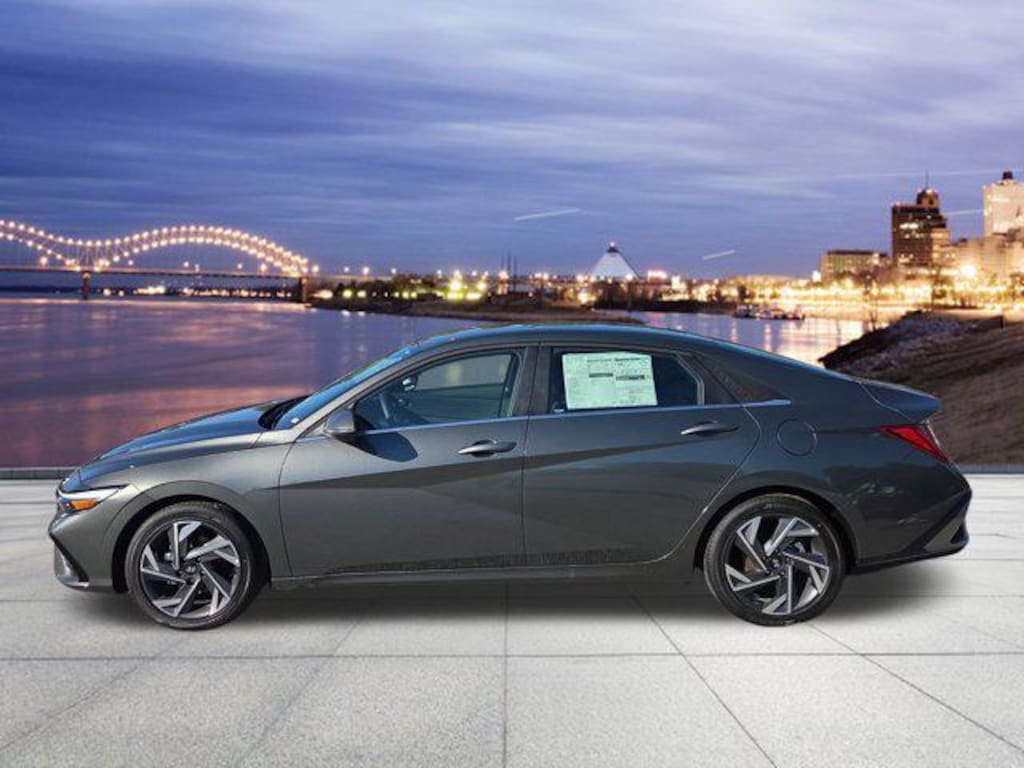 New 2025 Hyundai Elantra Limited Sedan