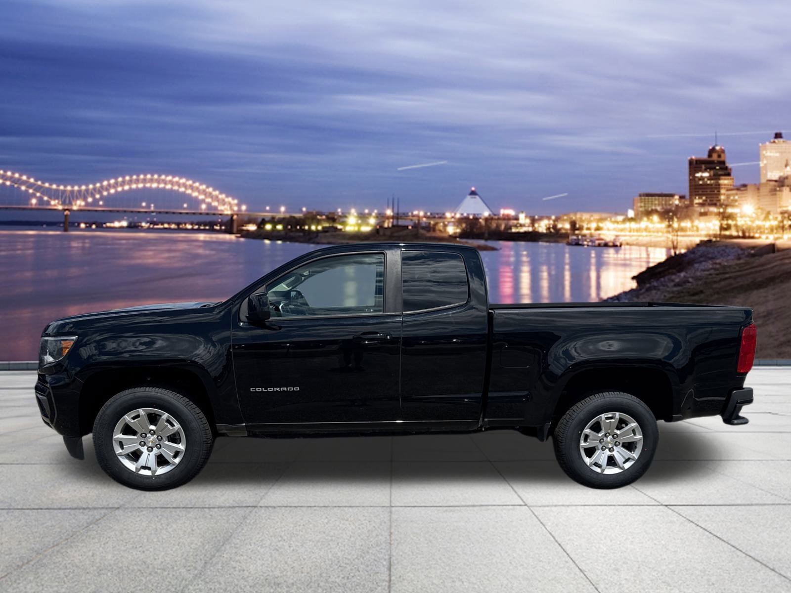 2022 Chevrolet Colorado LT photo 2