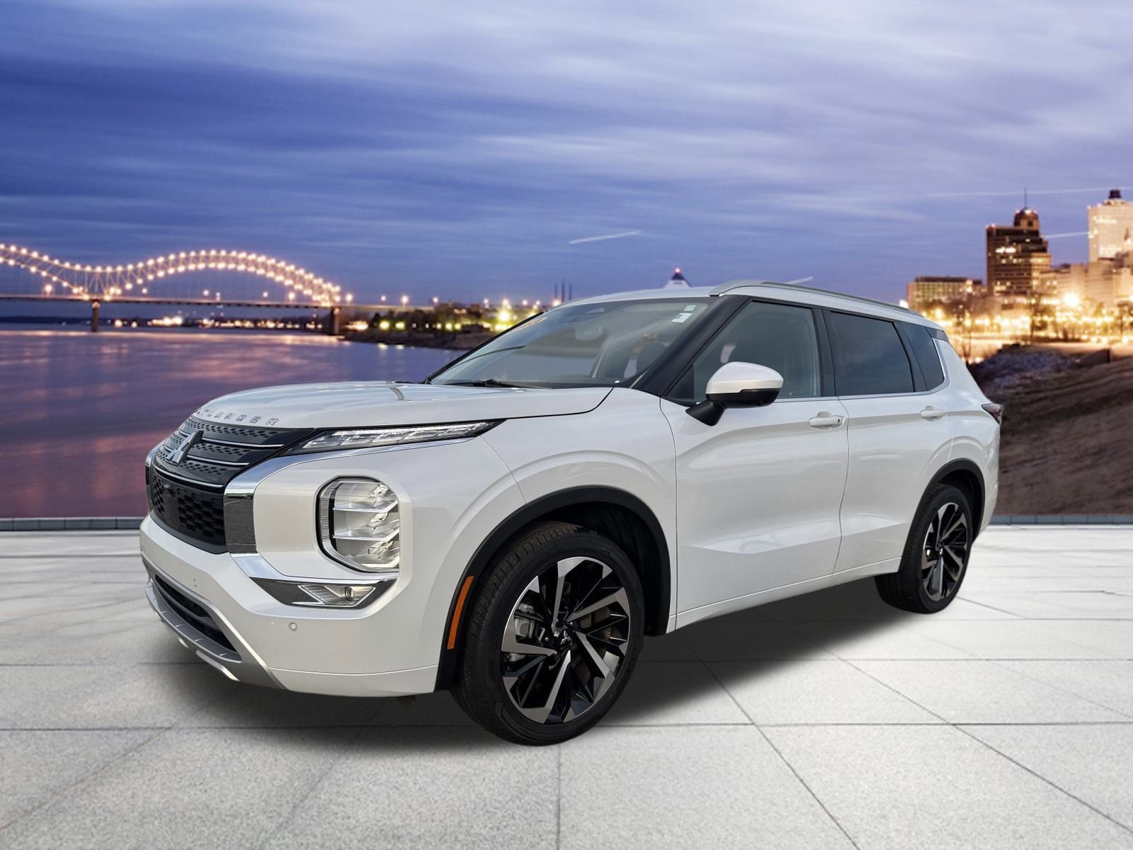 2023 Mitsubishi Outlander SEL's photo