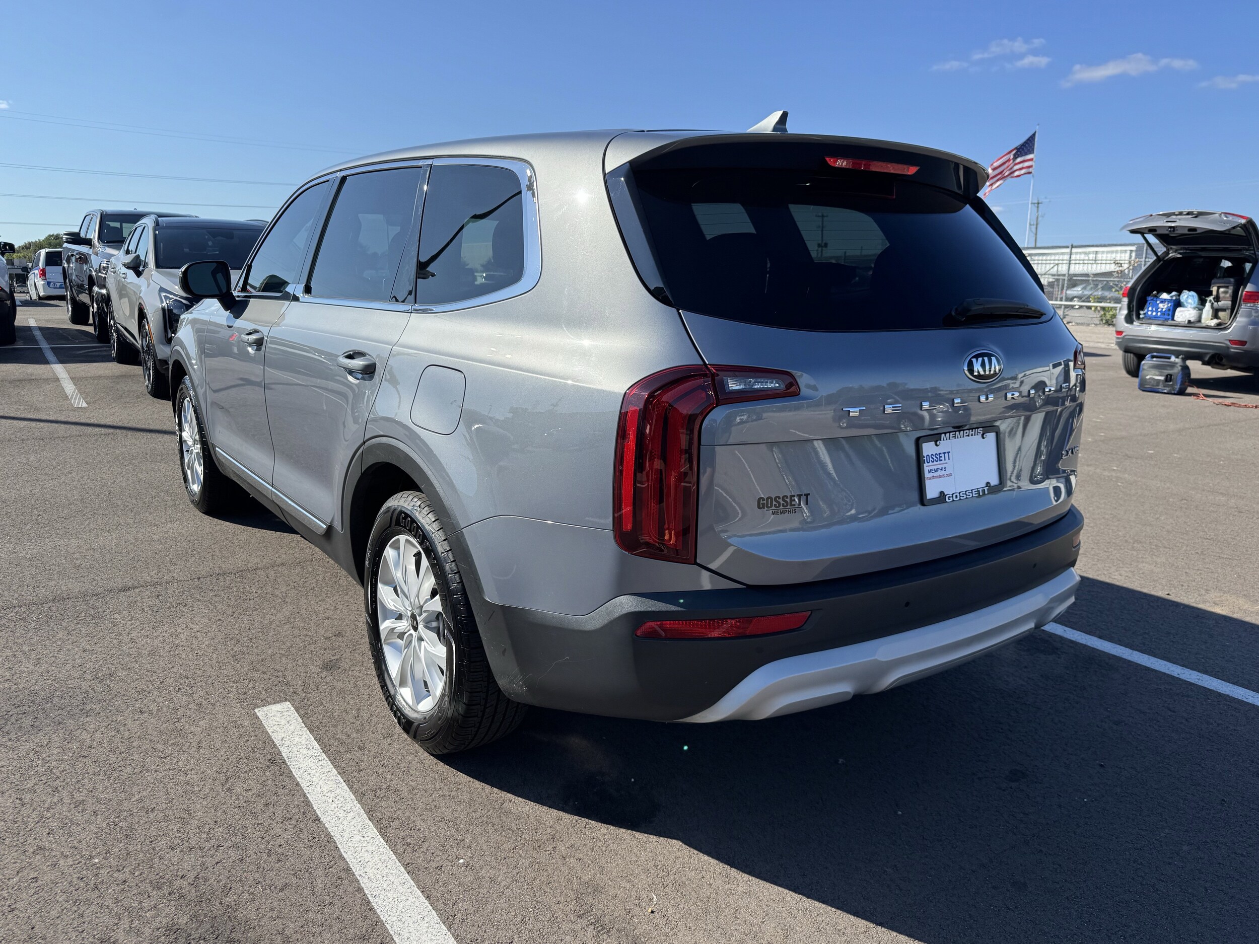 2020 Kia Telluride LX photo 3