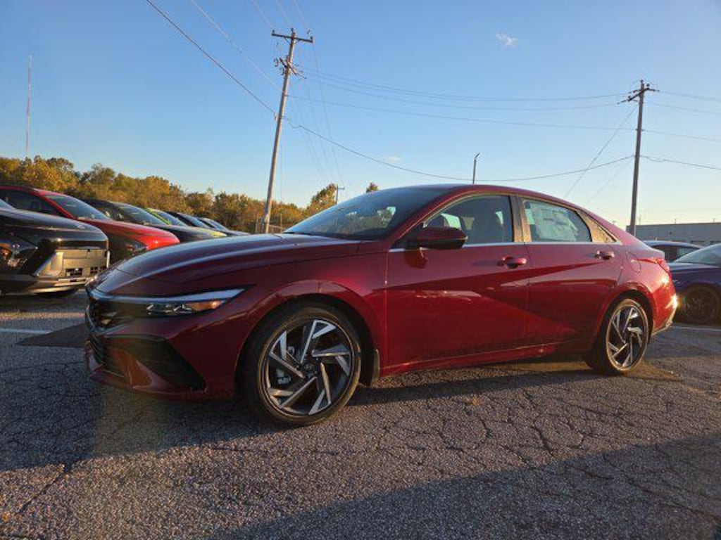 New 2025 Hyundai Elantra Limited Sedan