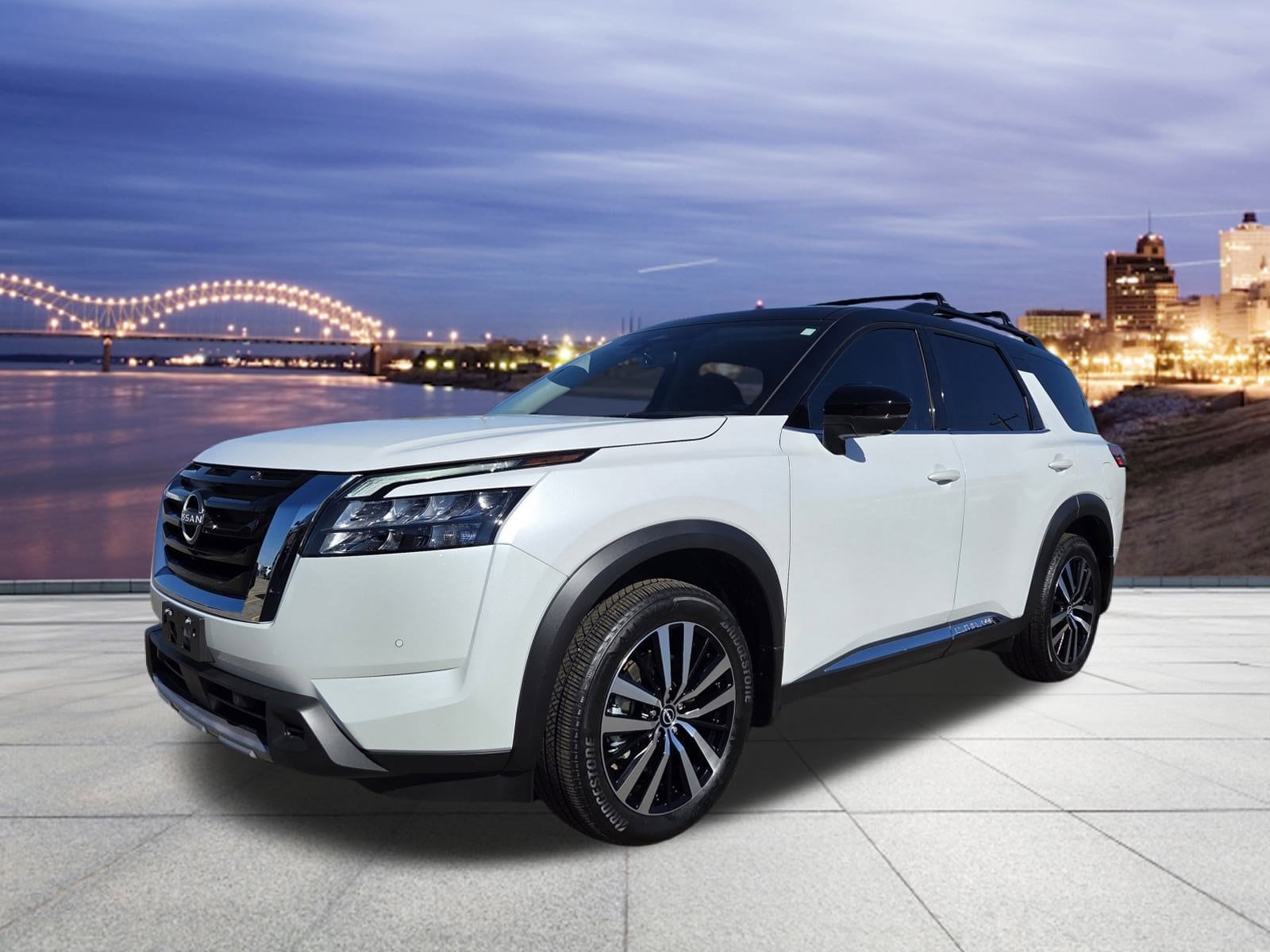 2025 Nissan Pathfinder Platinum's photo