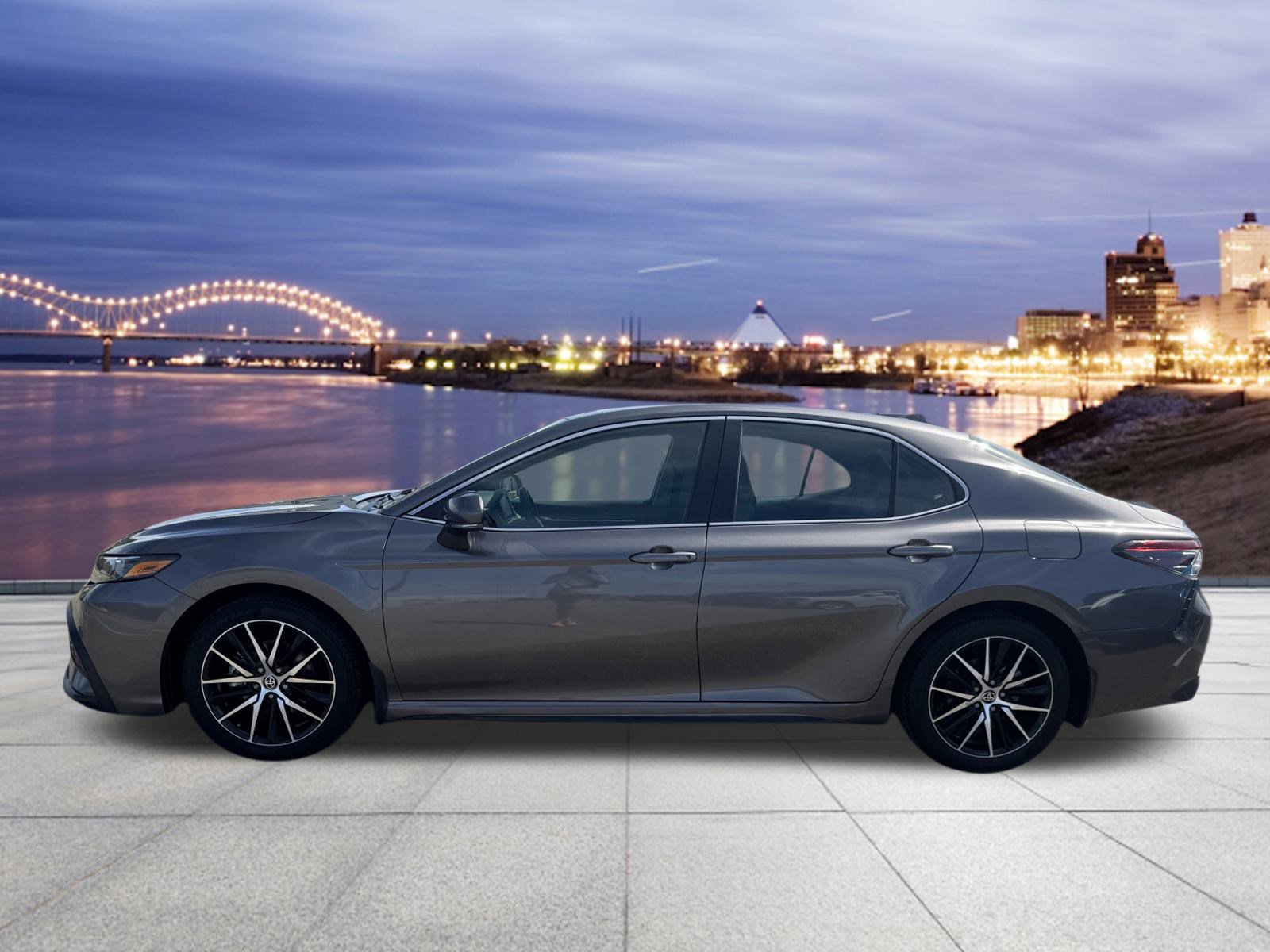 2023 Toyota Camry SE photo 2