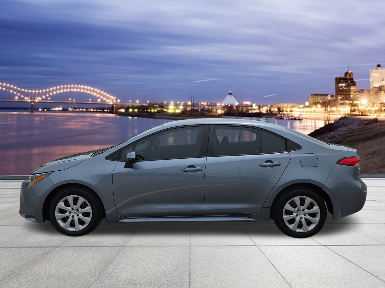 2023 Toyota Corolla LE photo 2