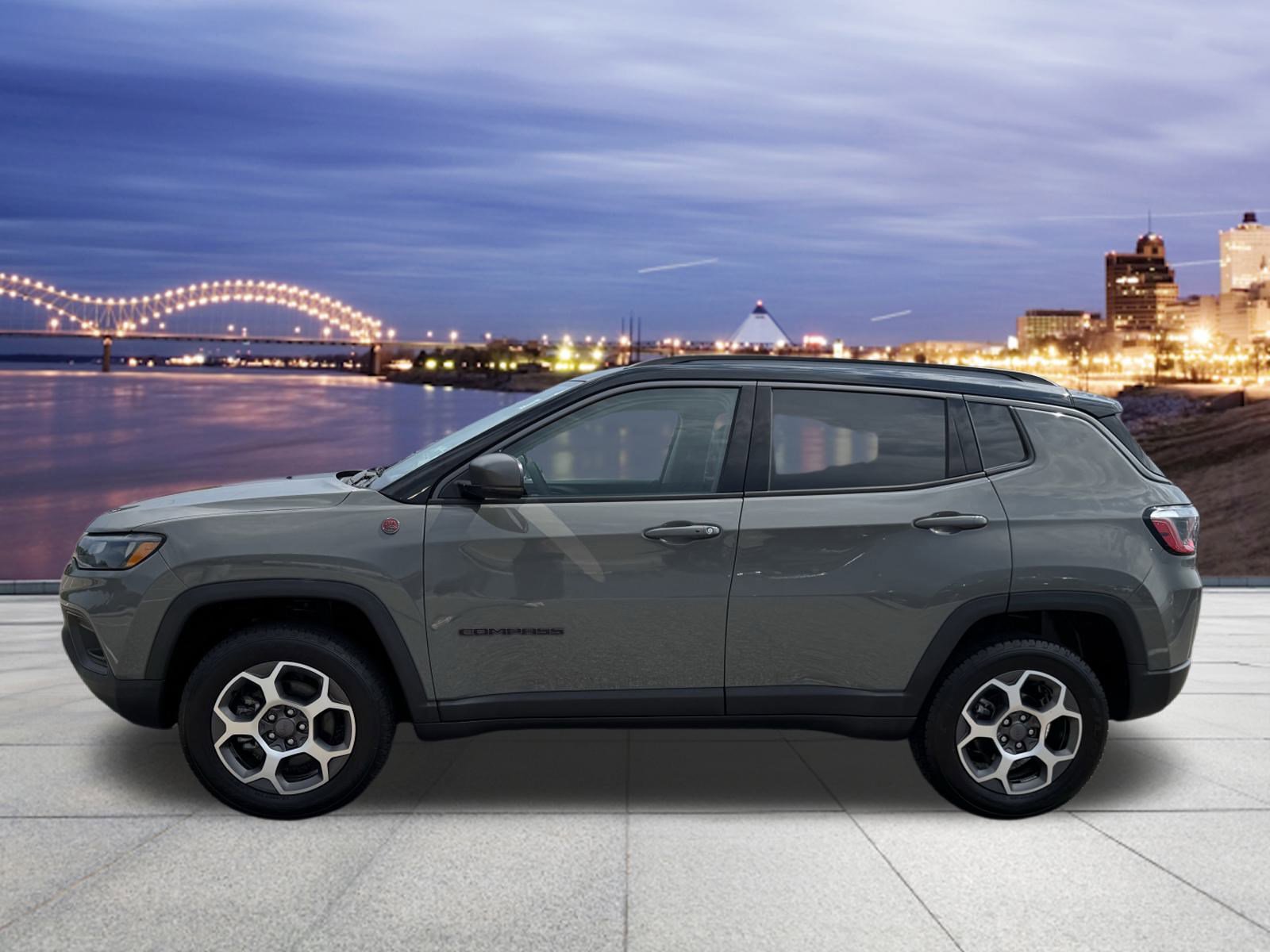 2022 Jeep Compass Trailhawk photo 2