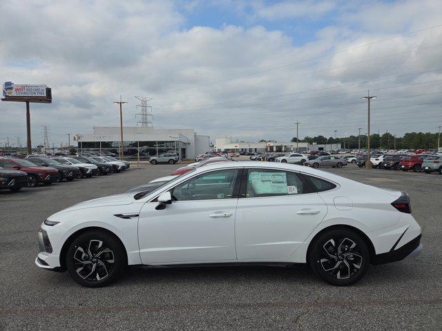 2025 Hyundai Sonata SEL photo 2