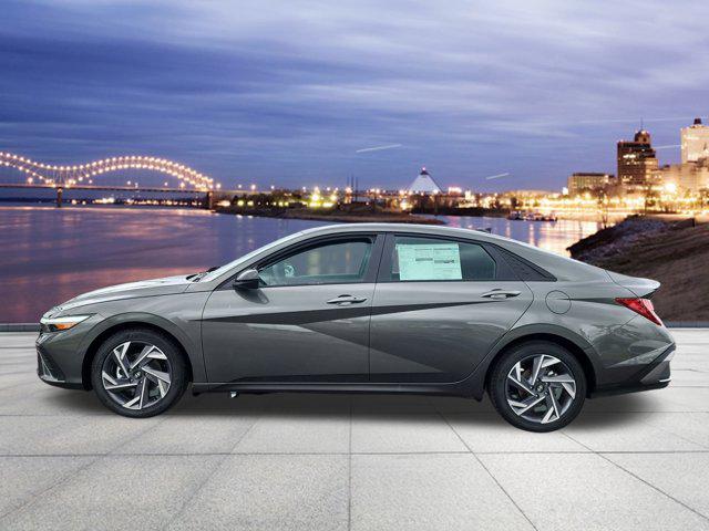 2025 Hyundai Elantra SEL Sport photo 2