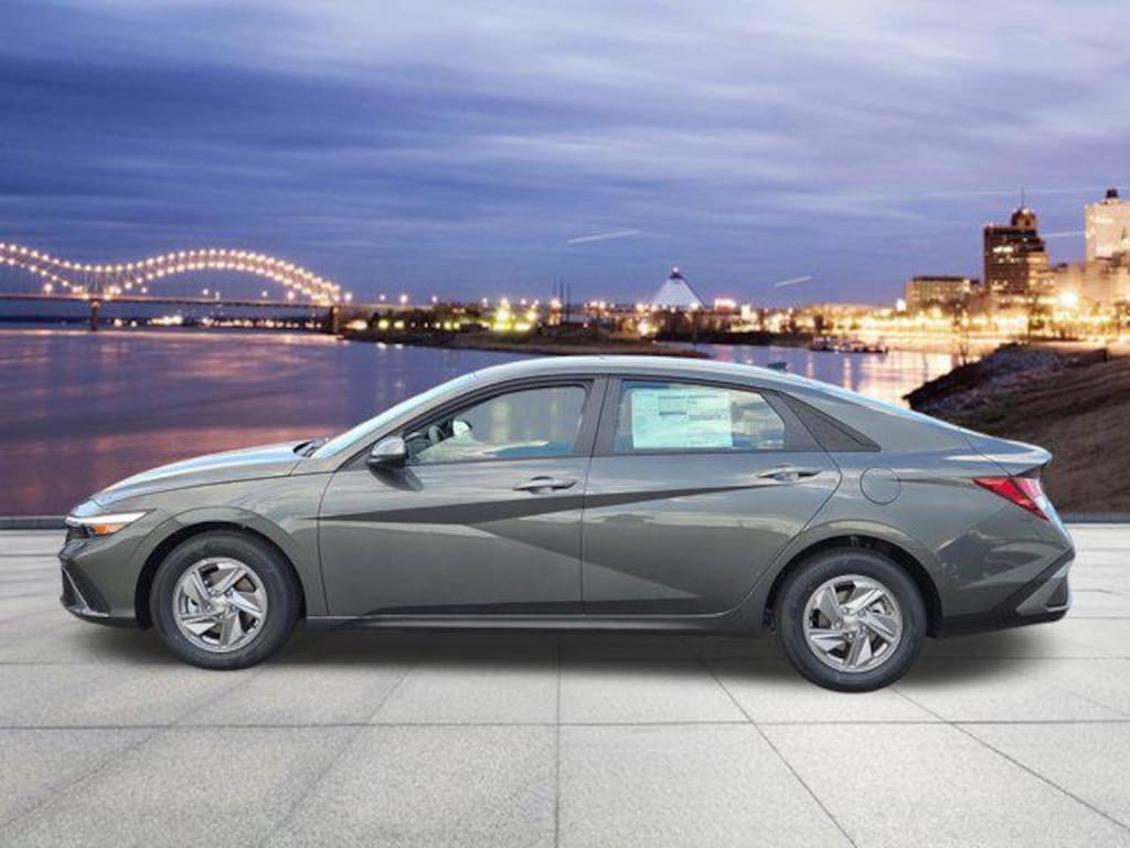 New 2026 Hyundai Elantra SE Sedan