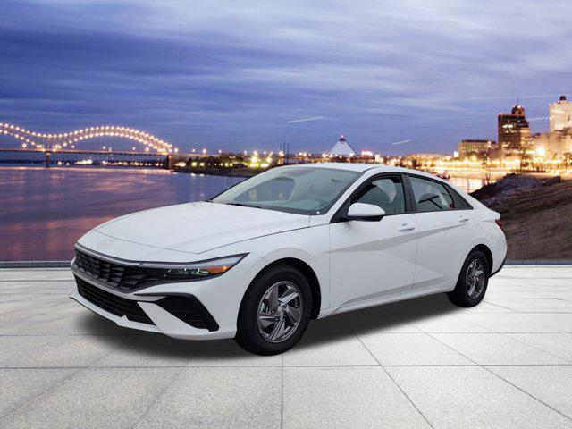 2025 Hyundai Elantra SE's photo