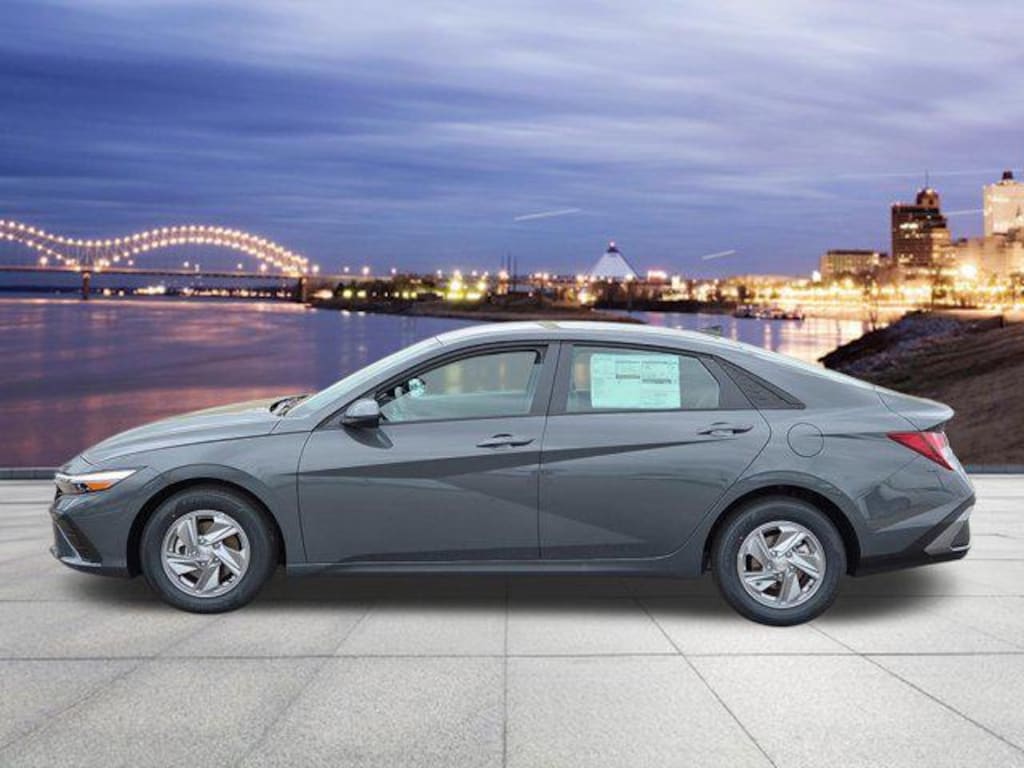 New 2026 Hyundai Elantra SE Sedan