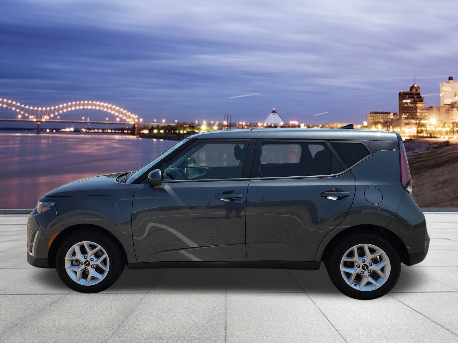 2023 Kia Soul LX photo 2