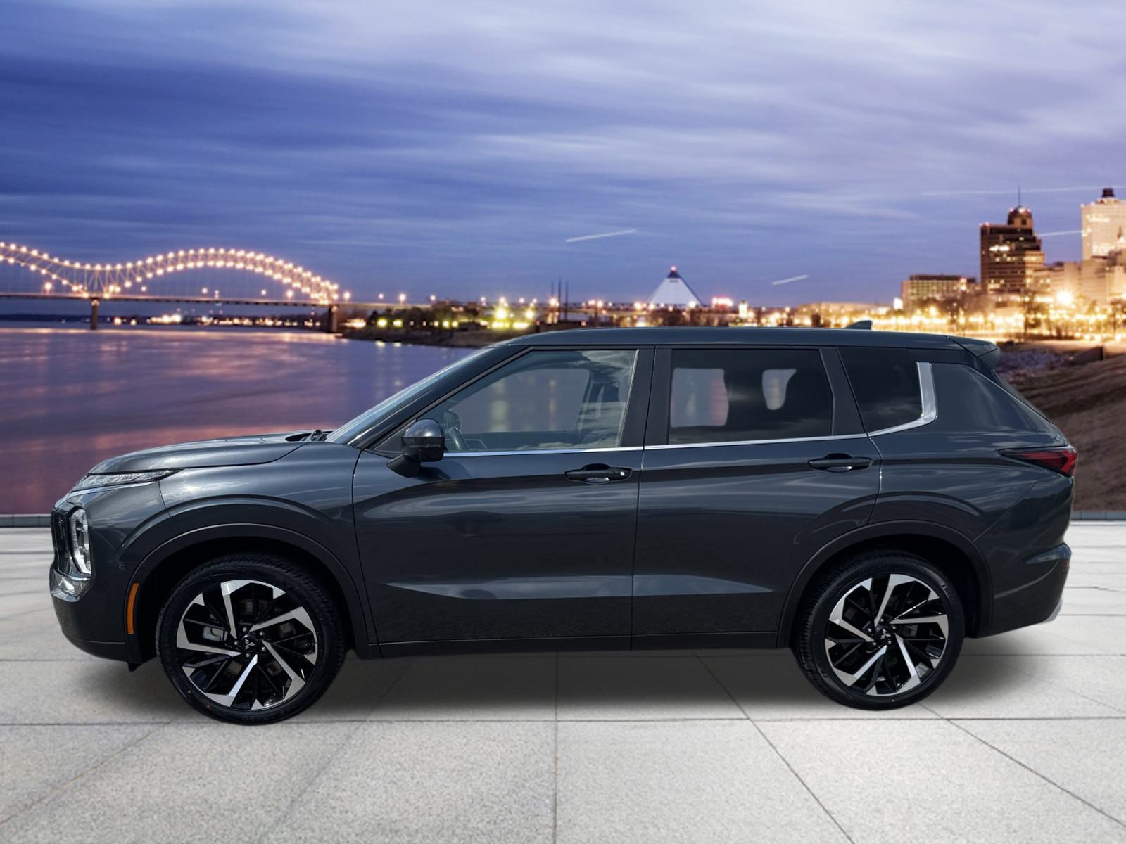 2024 Mitsubishi Outlander SE photo 2