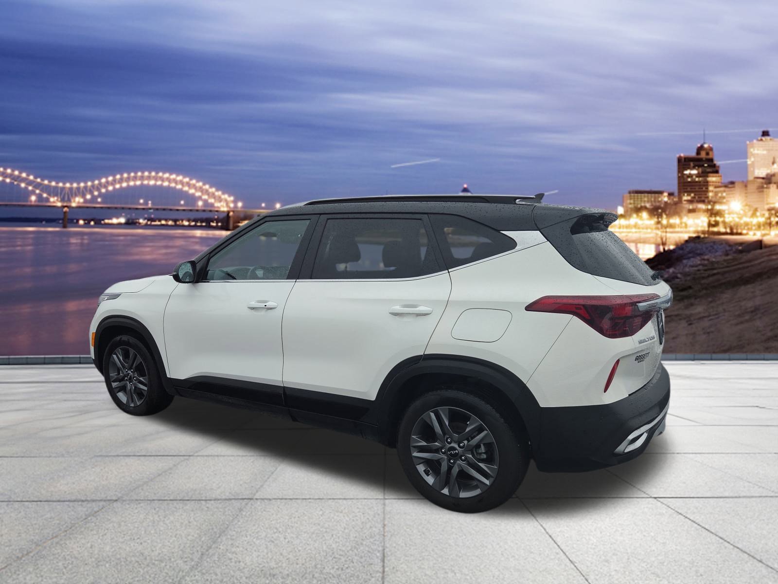 2023 Kia Seltos S photo 3