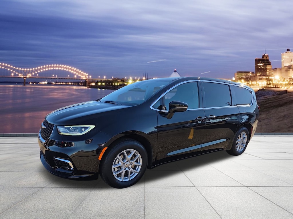 Used 2025 Chrysler Pacifica Select Select FWD