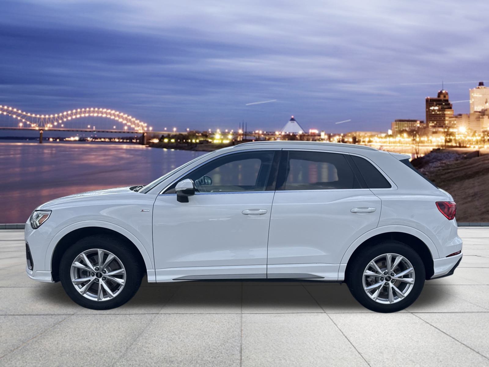 2024 Audi Q3 S line Premium 45 TFSI photo 2