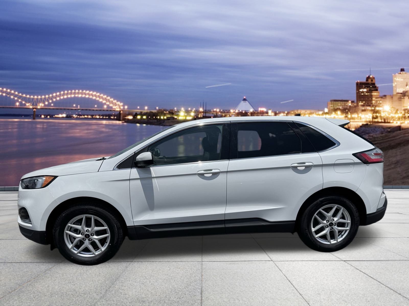 2023 Ford Edge SEL photo 2