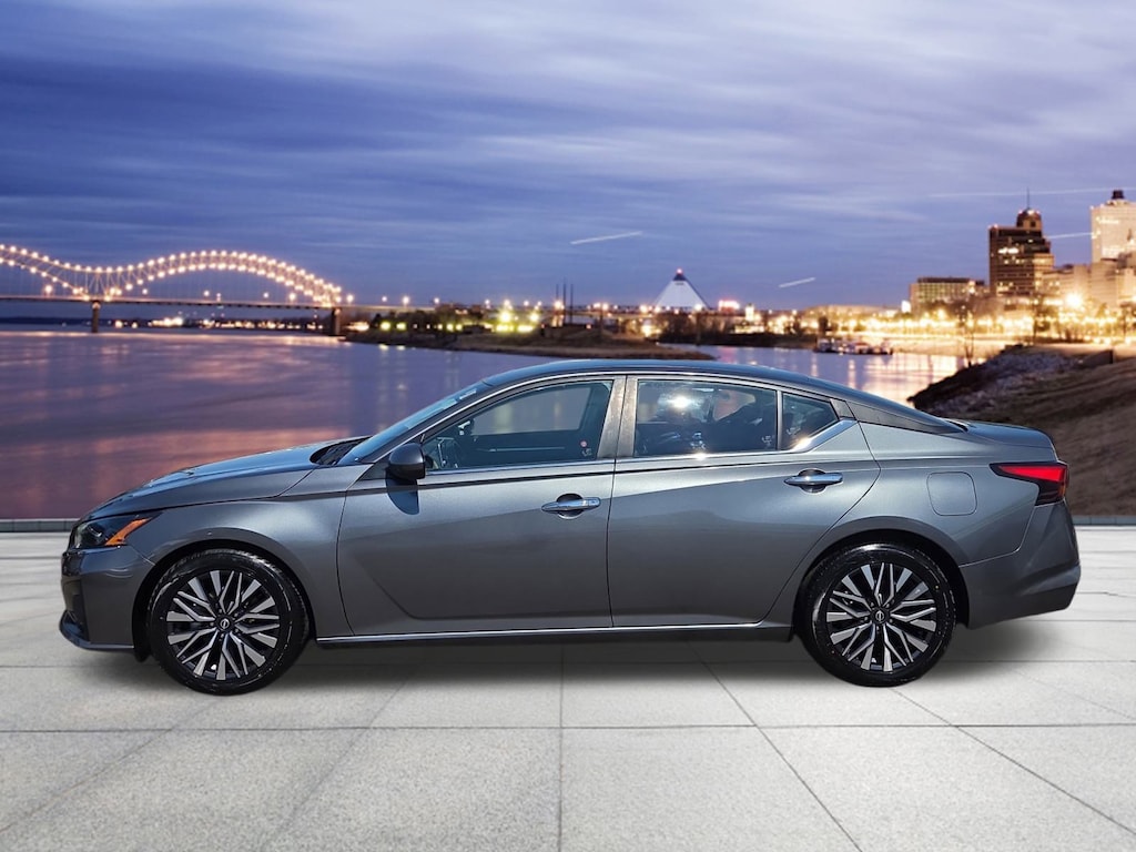 Used 2023 Nissan Altima 2.5 SV Sedan