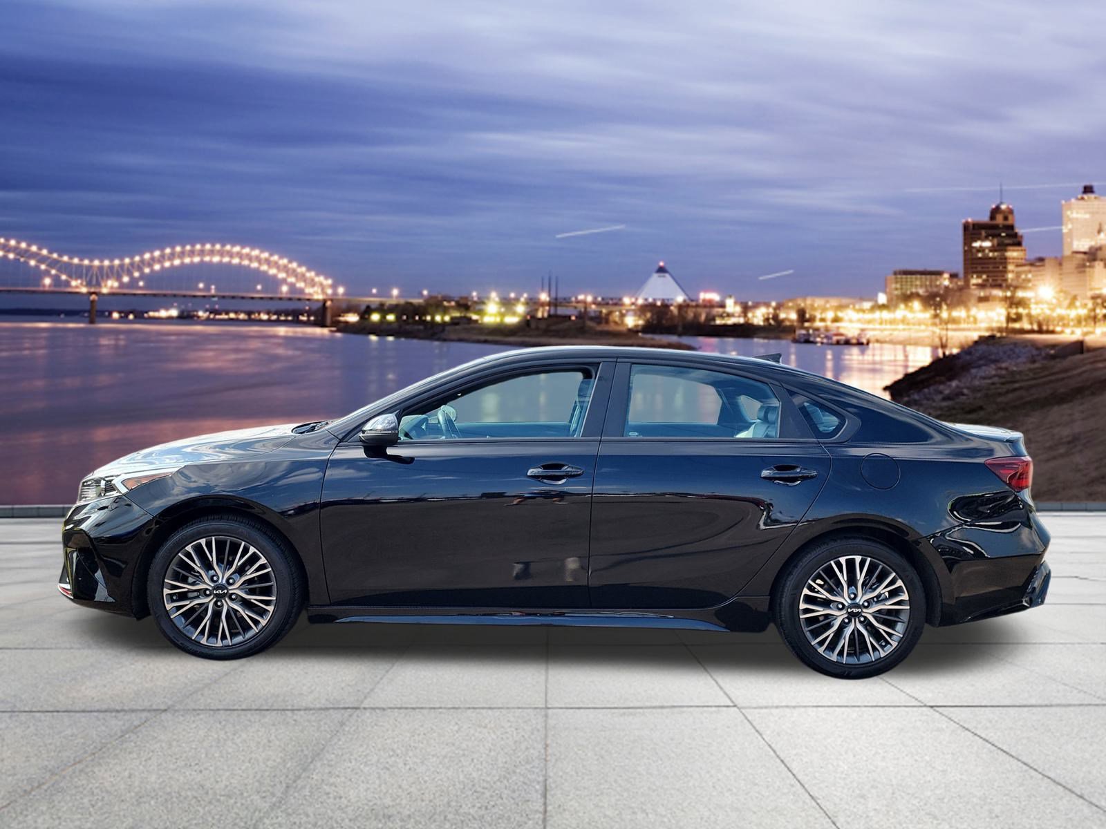 2024 Kia Forte GT-Line photo 2