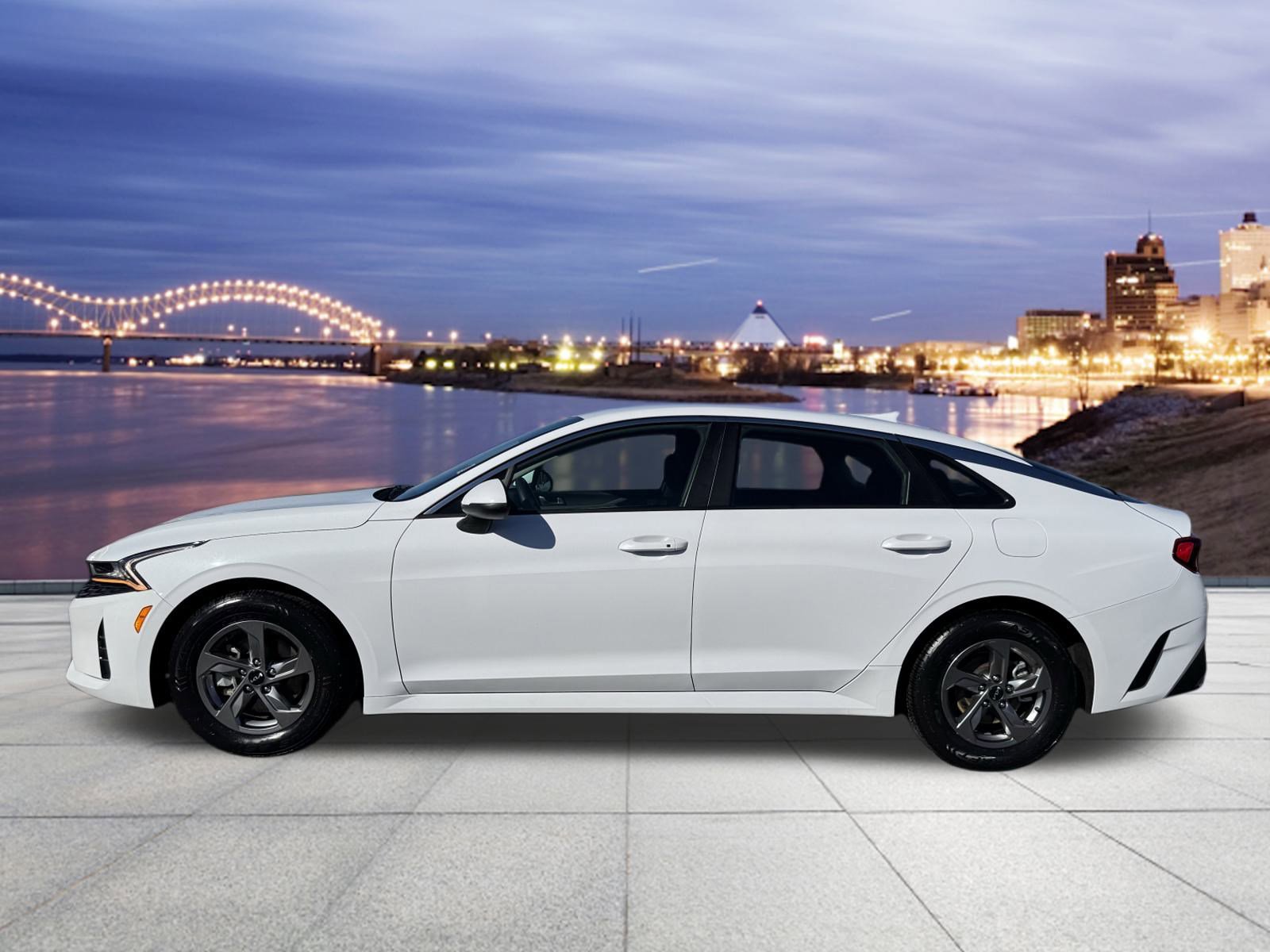 2023 Kia K5 LXS photo 2