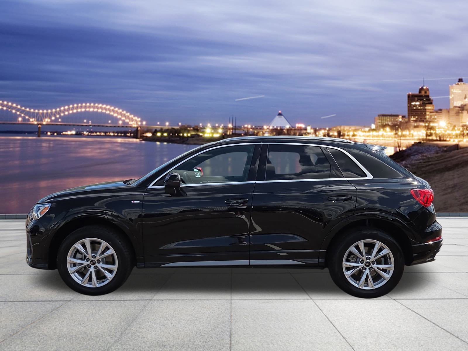 2024 Audi Q3 S line Premium 45 TFSI photo 2