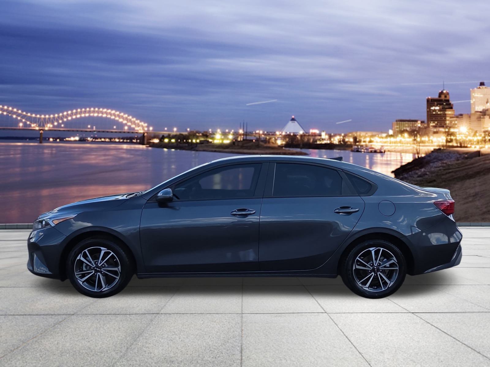 2023 Kia Forte LXS photo 2