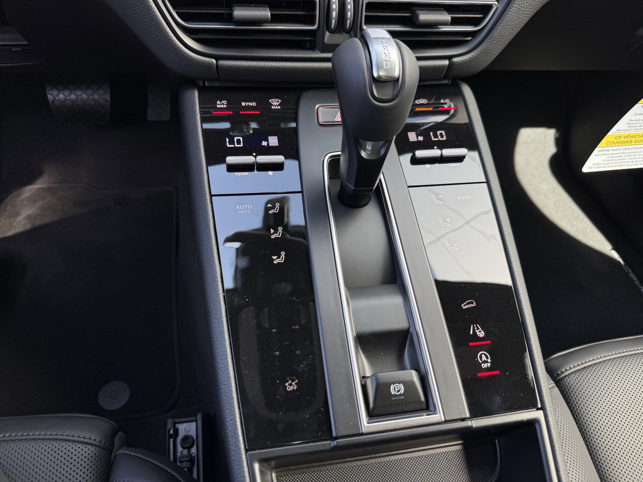 2025 Porsche Macan - Photo 22
