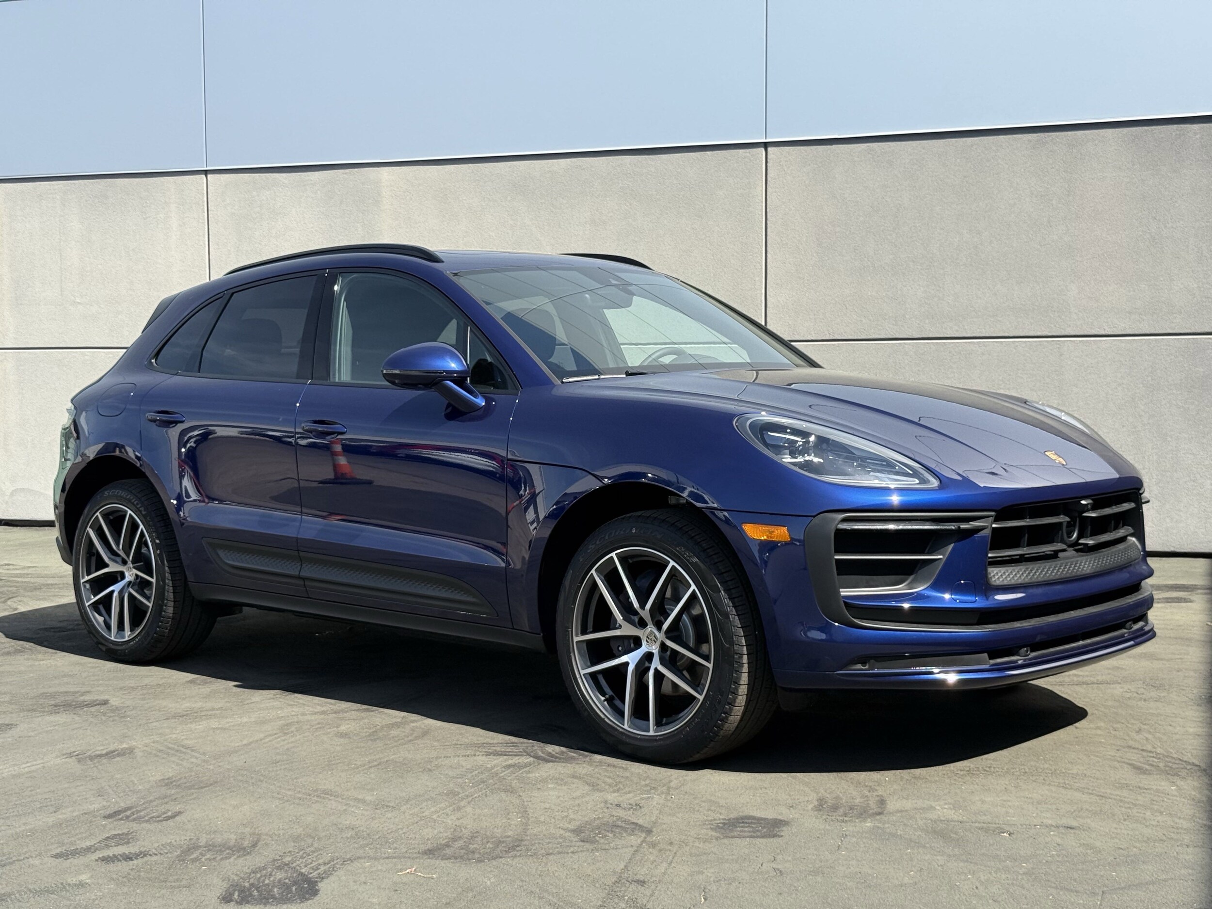 2025 Porsche Macan - Photo 9