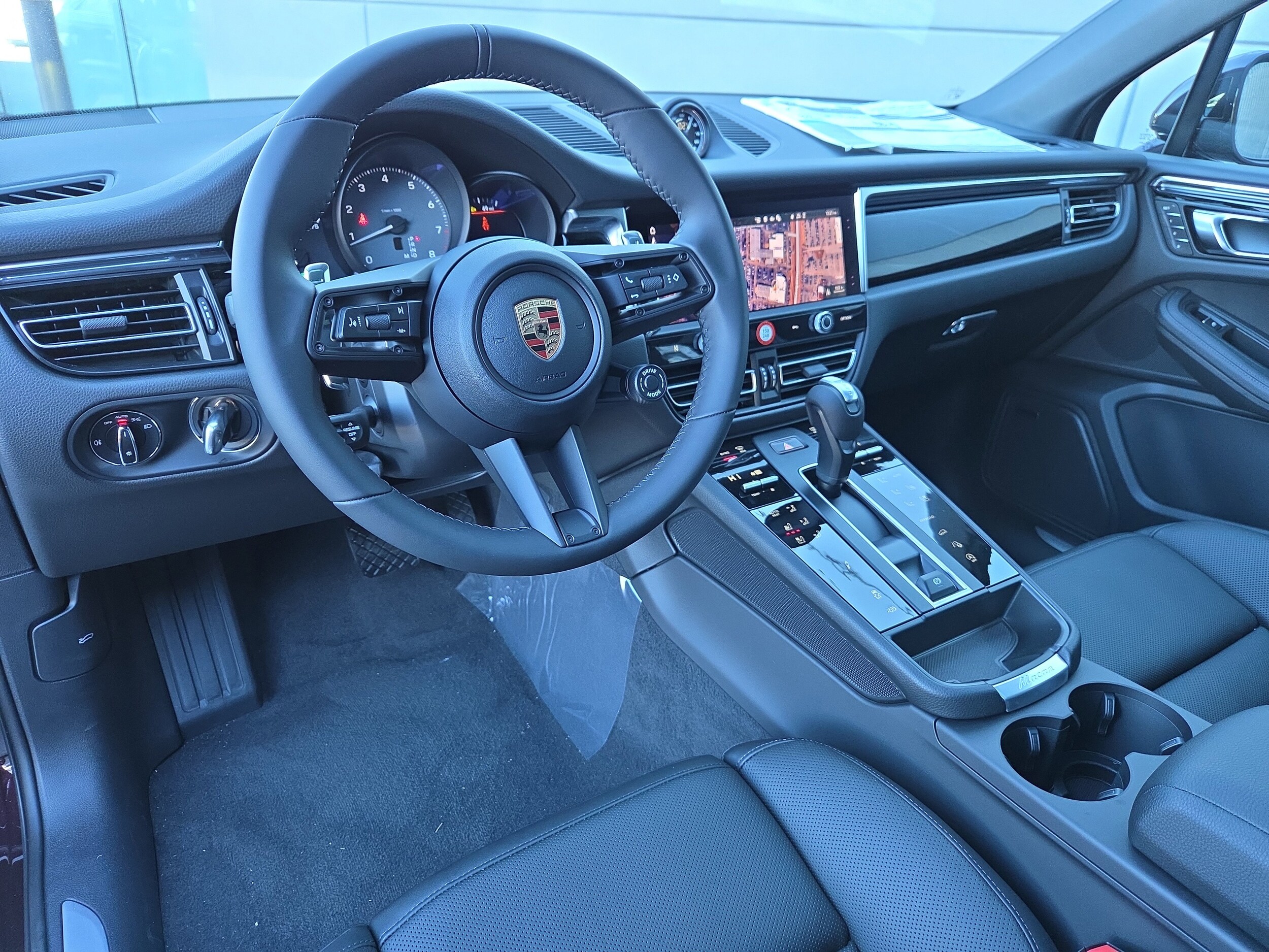 2026 Porsche Macan S photo 4