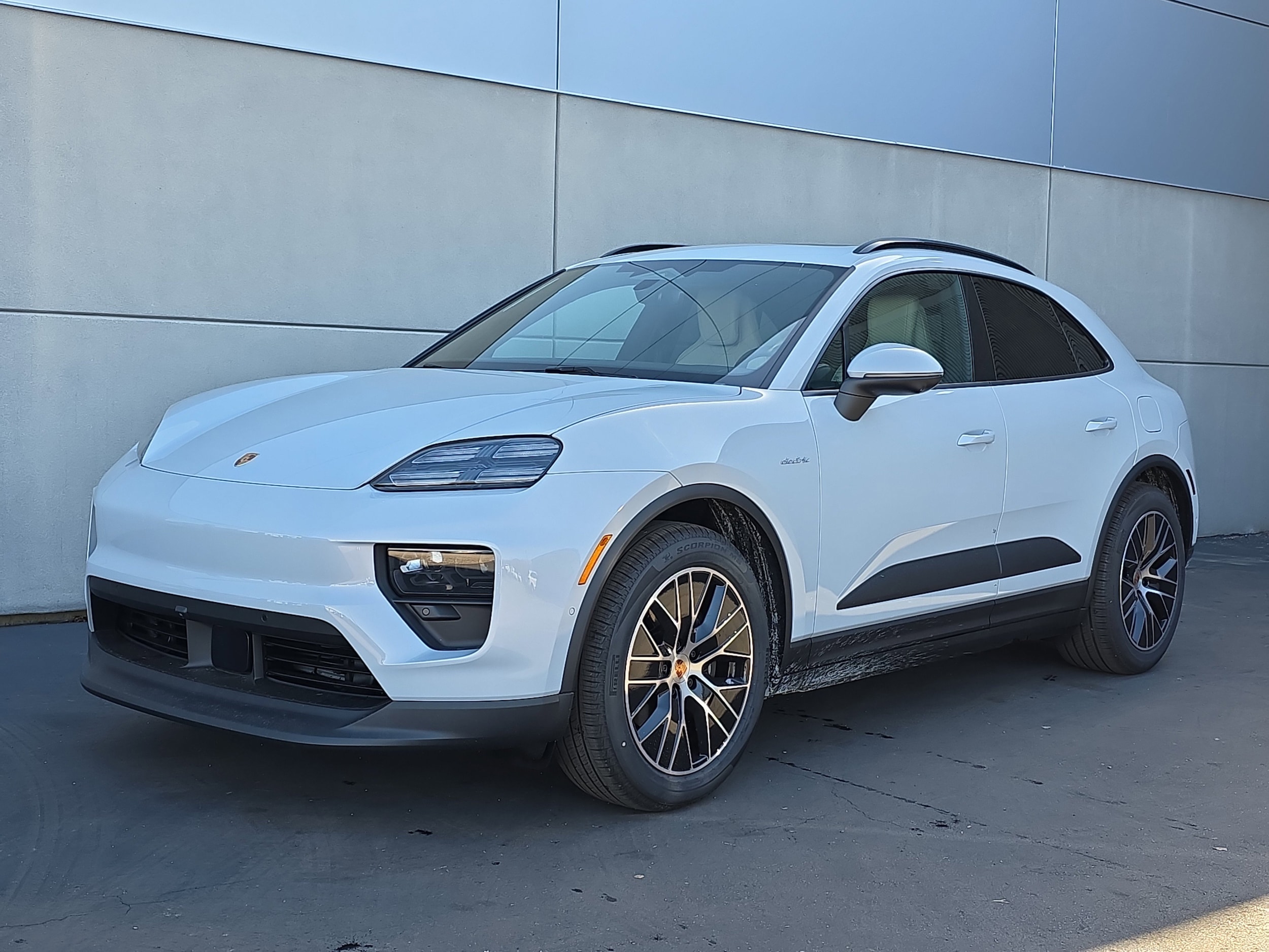2026 Porsche Macan Base