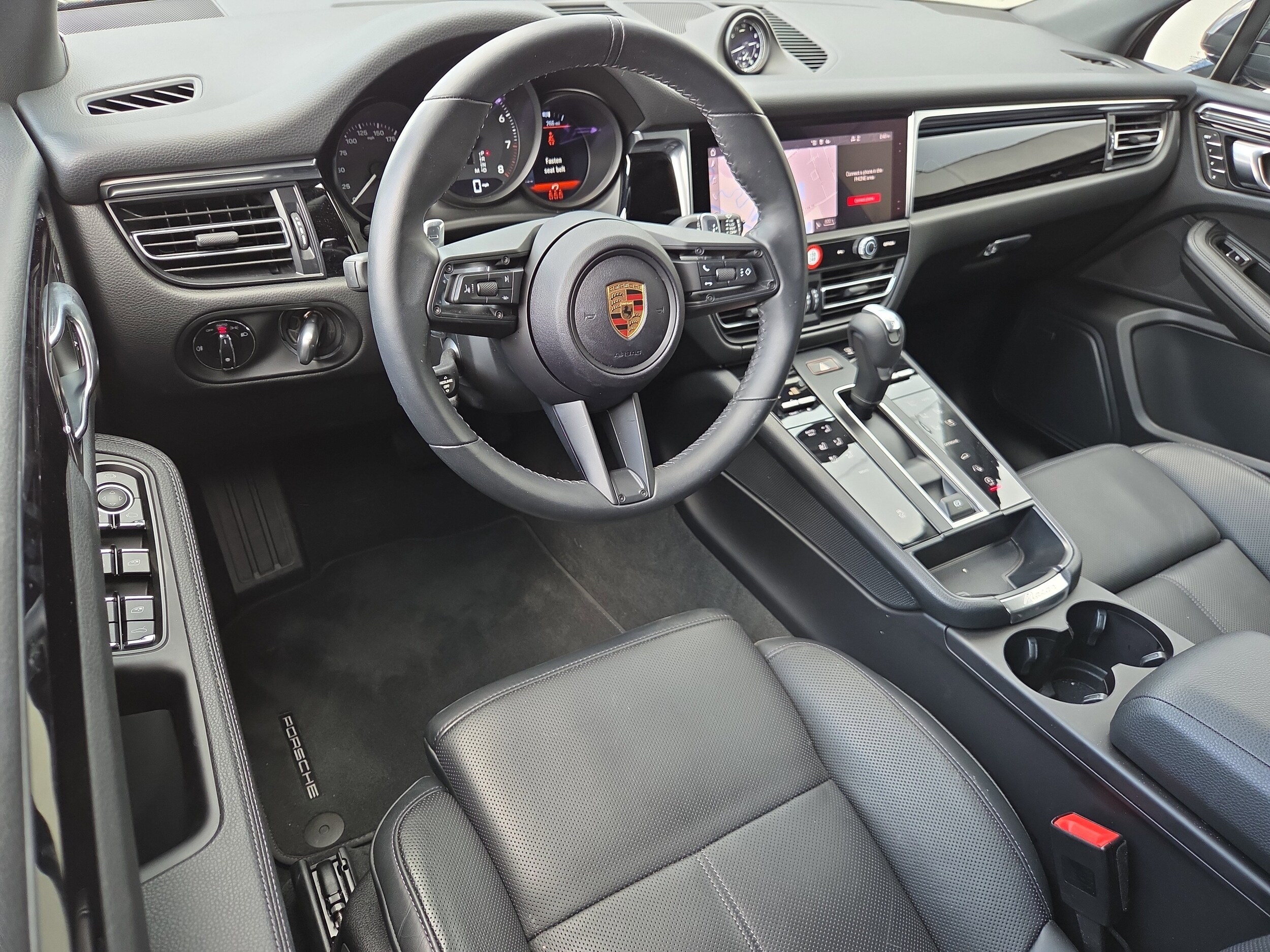 2024 Porsche Macan photo 4