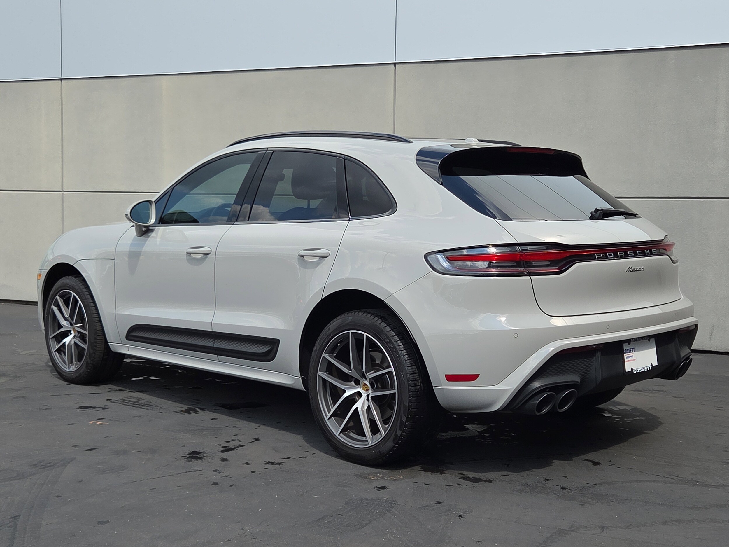 2022 Porsche Macan photo 3