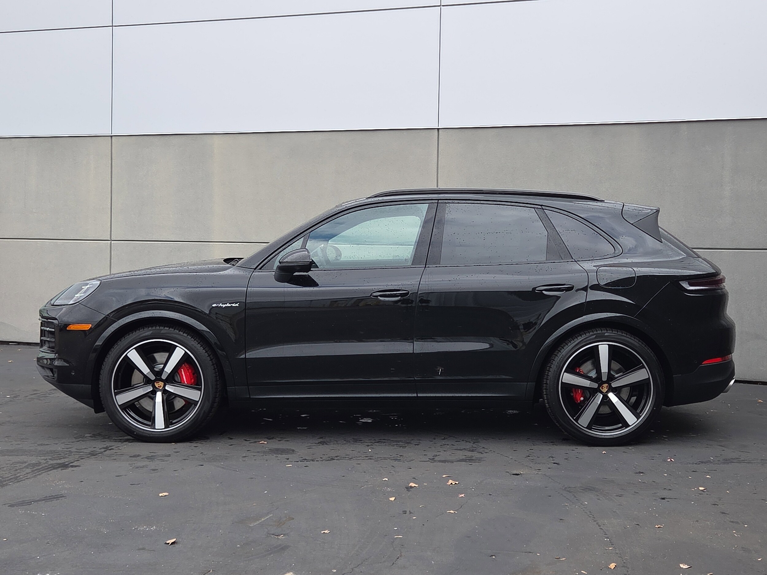 2026 Porsche Cayenne E-Hybrid S photo 2